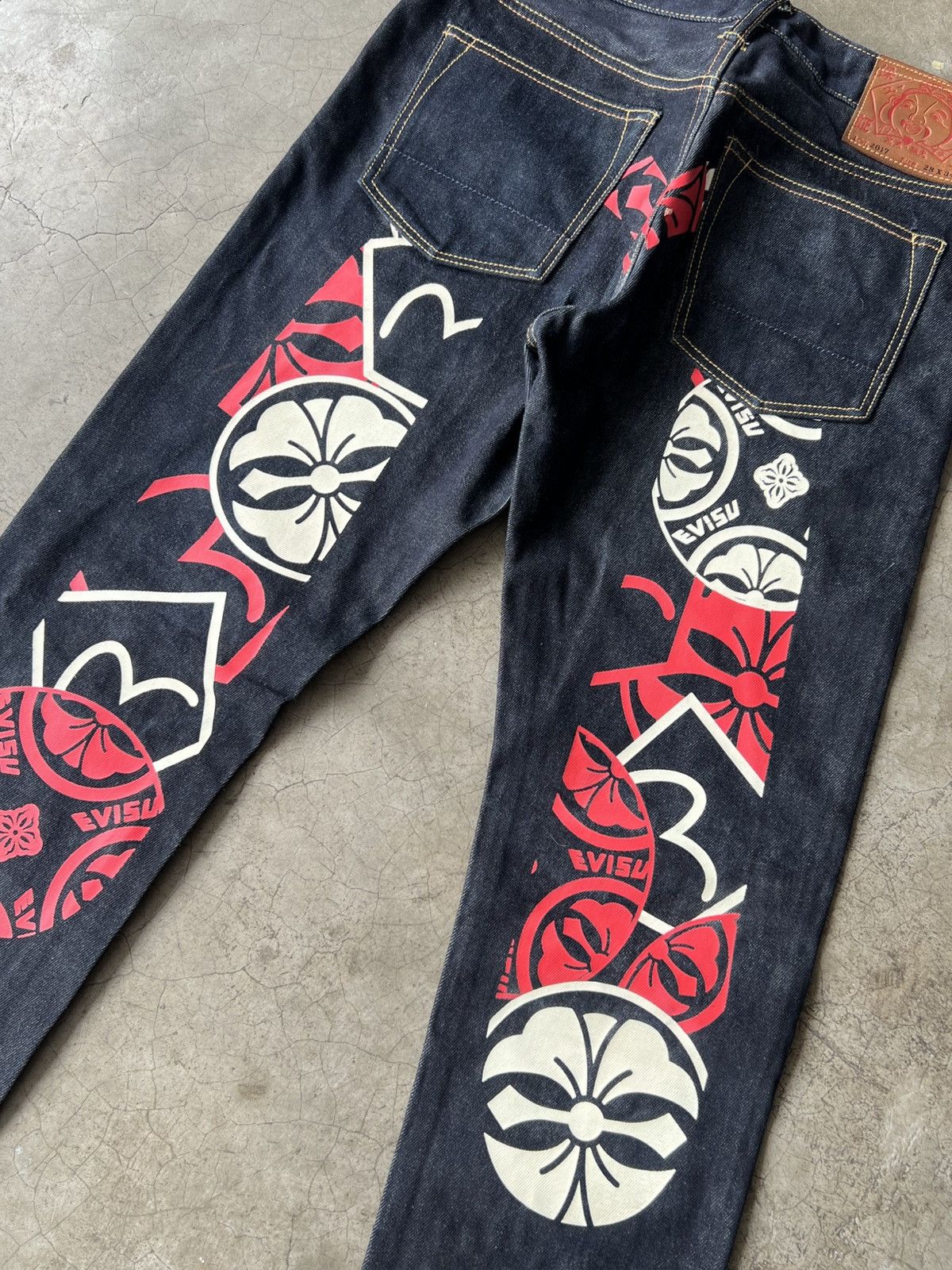 Evisu Evisu - Carrot Fit Kamon Seagull Pattern Daicock Jeans Size US 30 / EU 46 - 7 Thumbnail