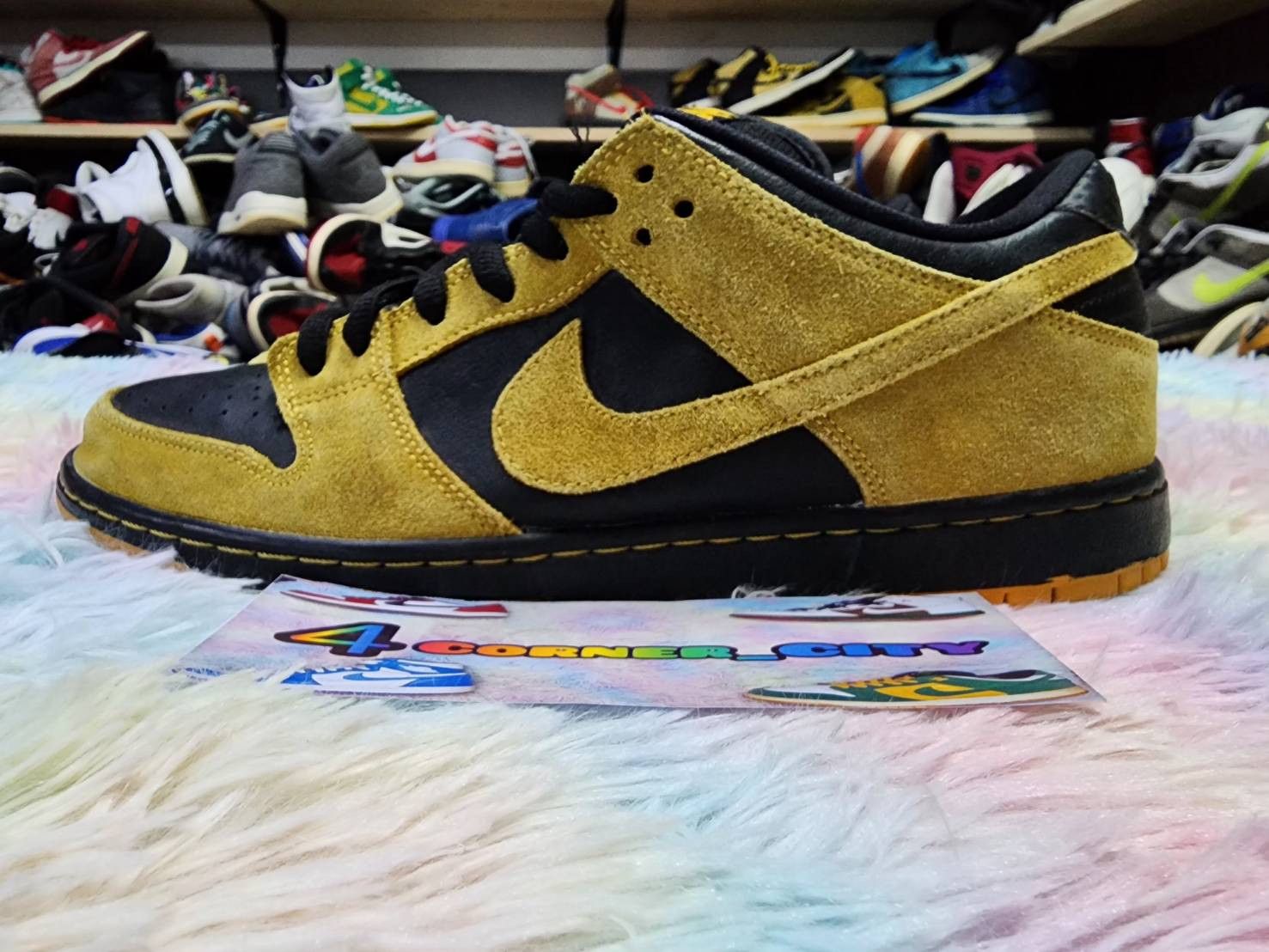 Nike Nike Sb Dunk Low Iowa Size US 10.5 / EU 43-44 - 1 Thumbnail