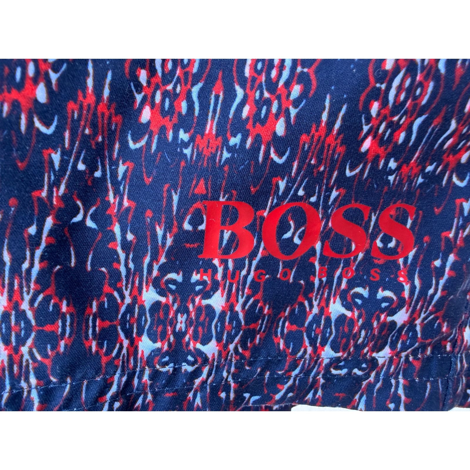 Hugo Boss Hugo Boss Navy Red Patterned Swim Trunks Medium Size US 32 / EU 48 - 3 Thumbnail