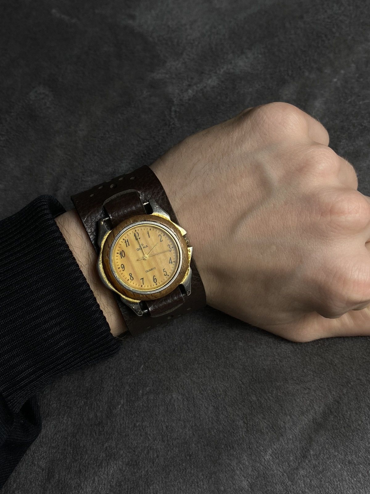 Jewelry Futuristic Vintage Japan Diana Leather Watch - Work 100% Size ONE SIZE - 1 Thumbnail