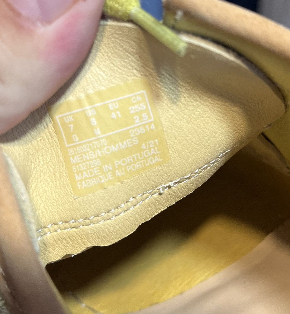 Clarks Clarks Originals x Levi’s Men’s Suede Lemon Yellow Shoes Size US 8 / EU 41 - 11 Thumbnail