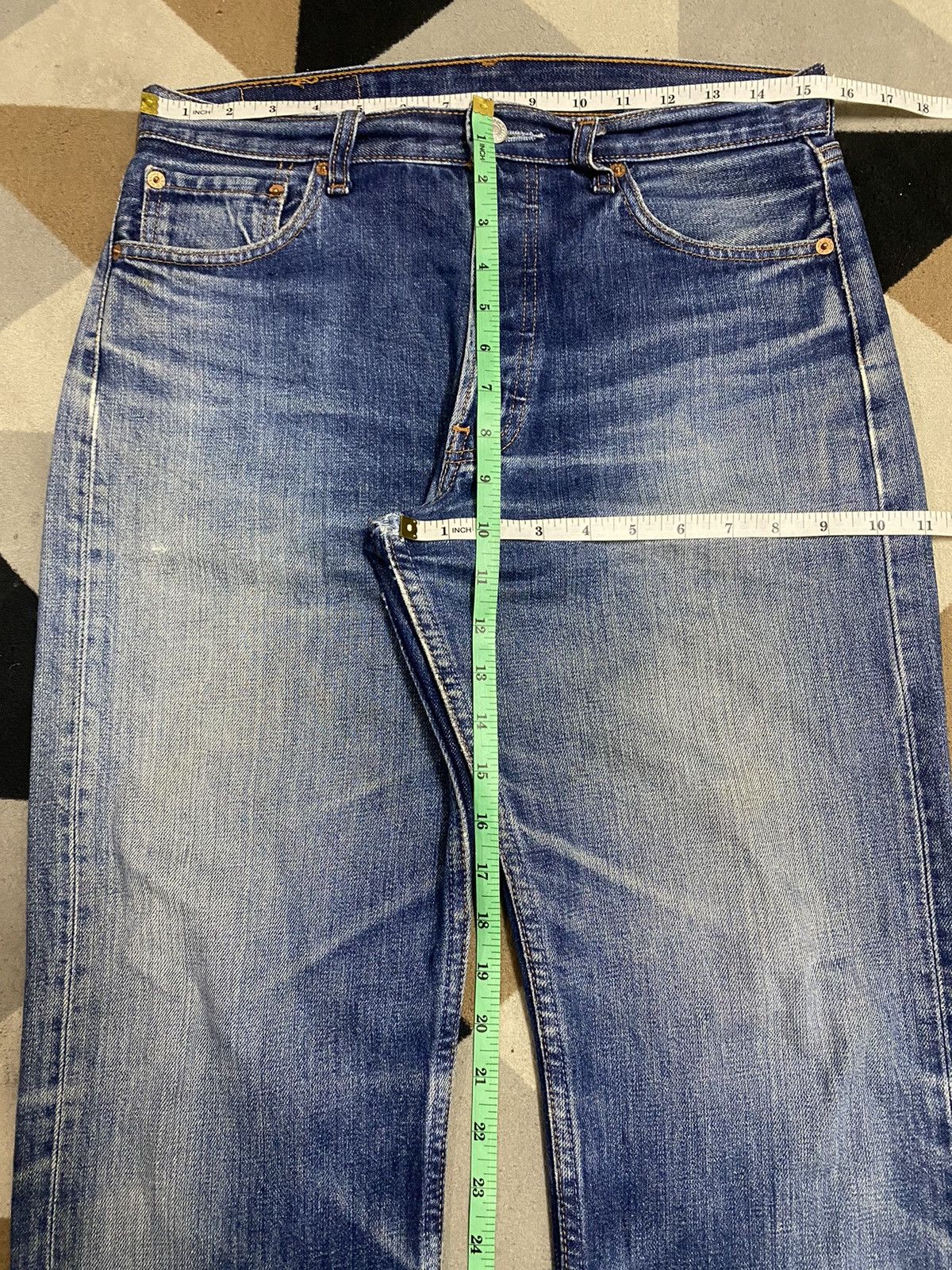 Levi's Vintage Clothing Vintage Levis 501 Y2K Blue Wash Distressed Jeans Size US 31 - 11 Thumbnail