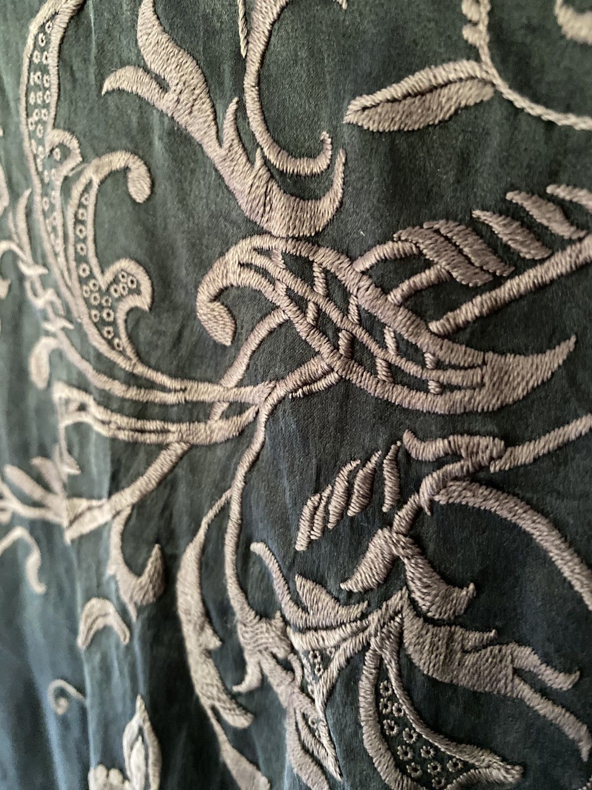 Yoshiyuki Konishi 🔥 1990s 100% Silk Tribal Embroidered shirt Size US L / EU 52-54 / 3 - 9 Thumbnail