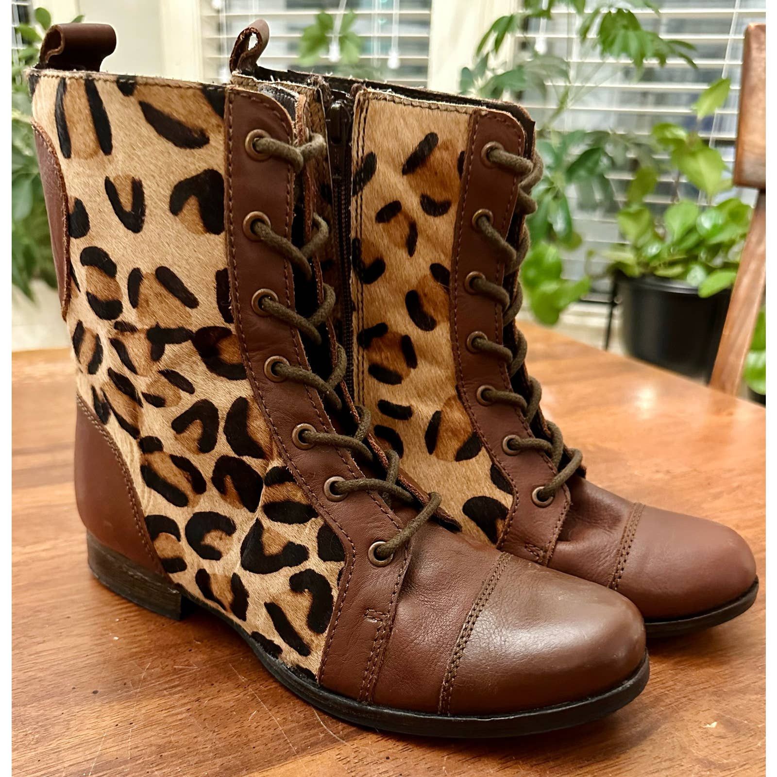 Betsey johnson hot sale izak boot