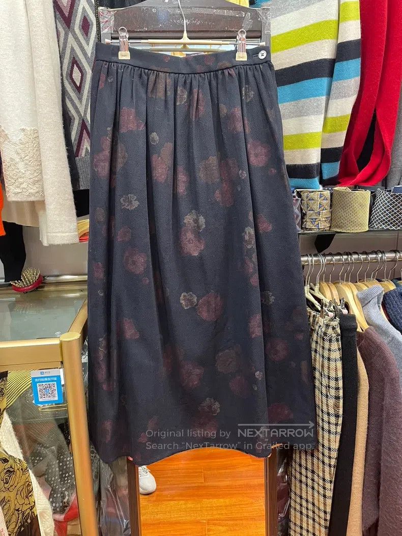 Comme des Garcons Comme Des Garcons size M Classic floral skirt Size 23" - 1 Thumbnail