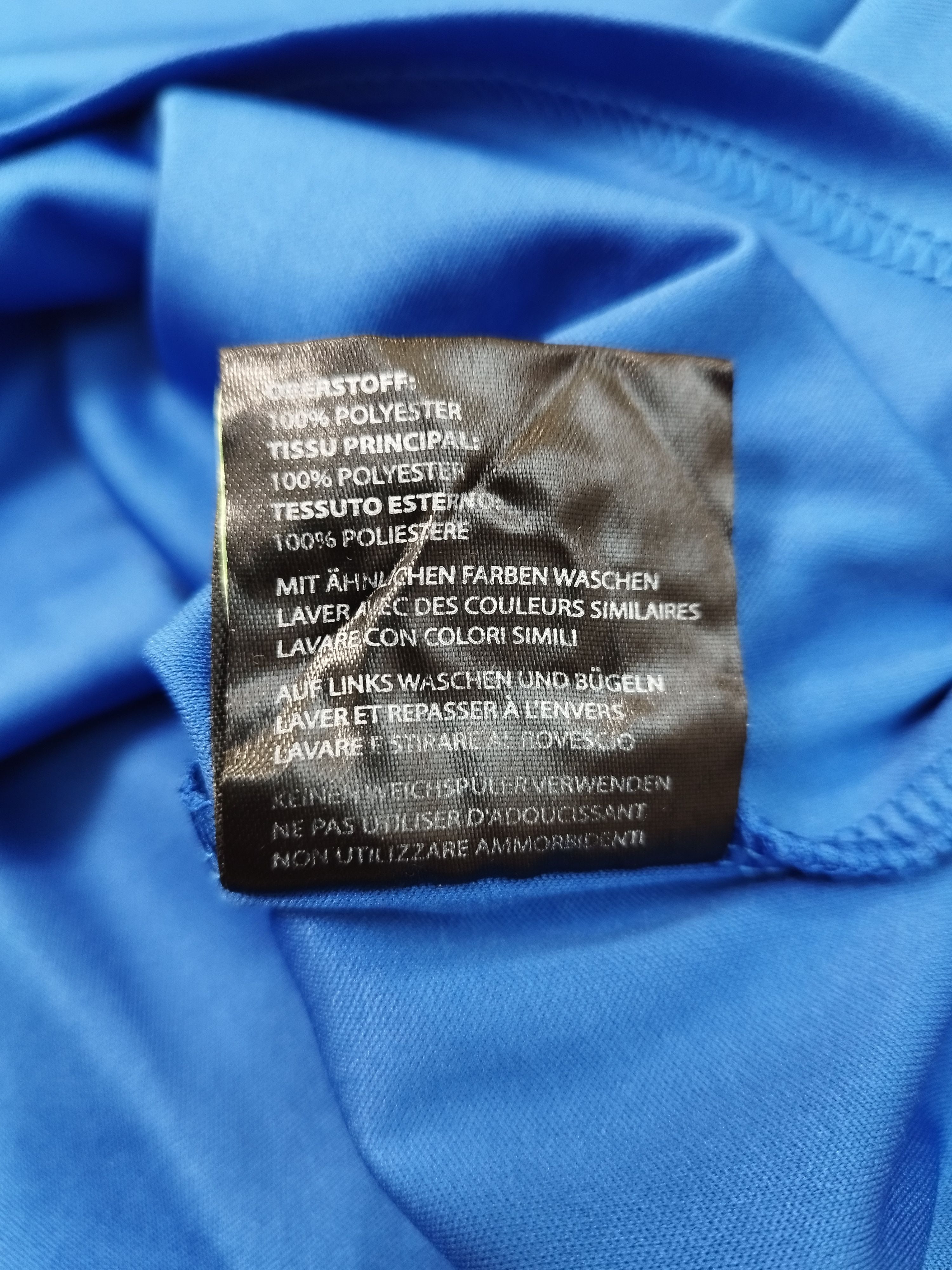 Other Italia Football Jersey Jersey T-Shirt Size M Italy Soccer Size US M / EU 48-50 / 2 - 11 Thumbnail