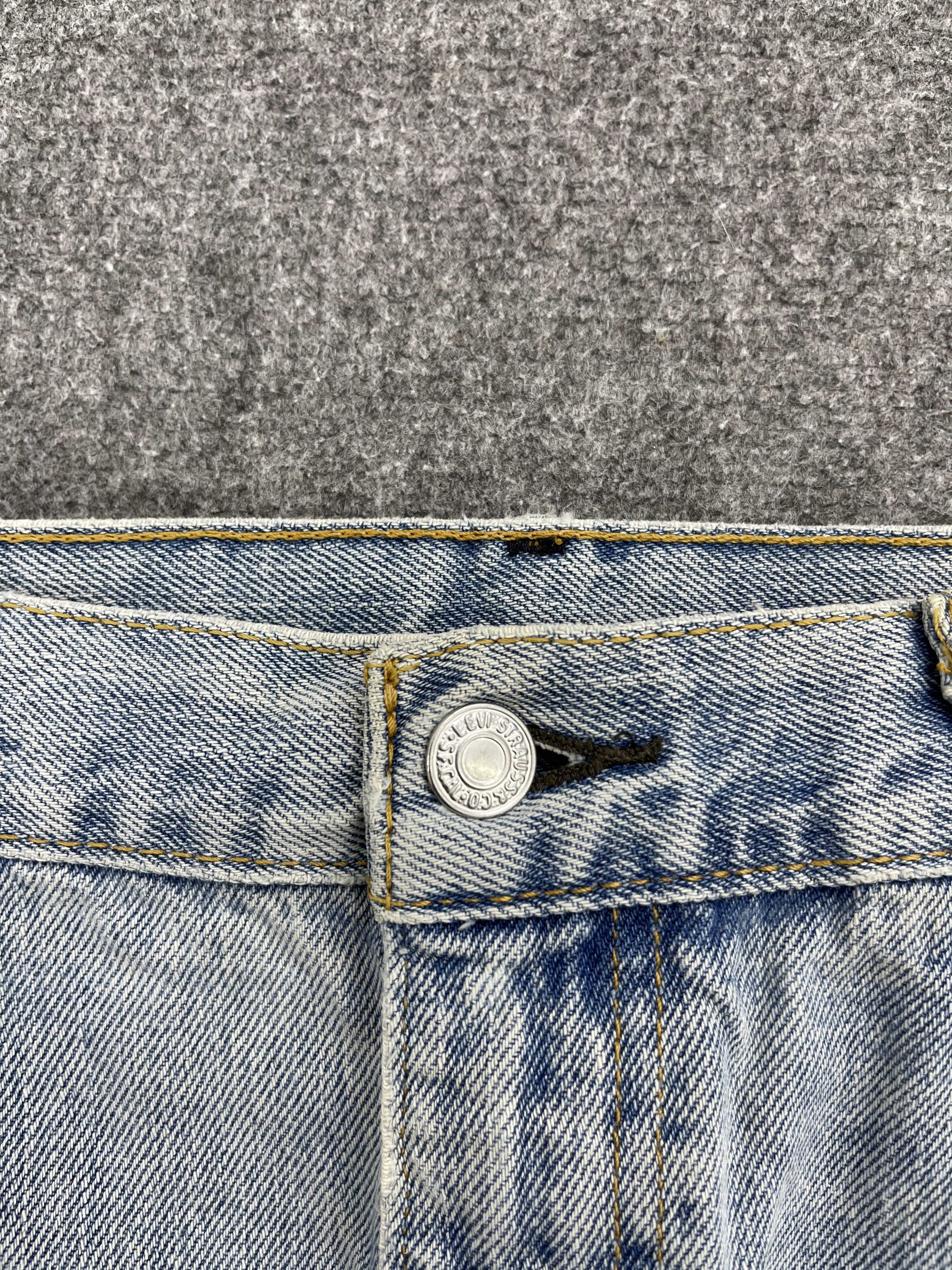 Levi's Vintage Light Washed Levis 505 Denim DP2513 Size US 36 / EU 52 - 12 Thumbnail