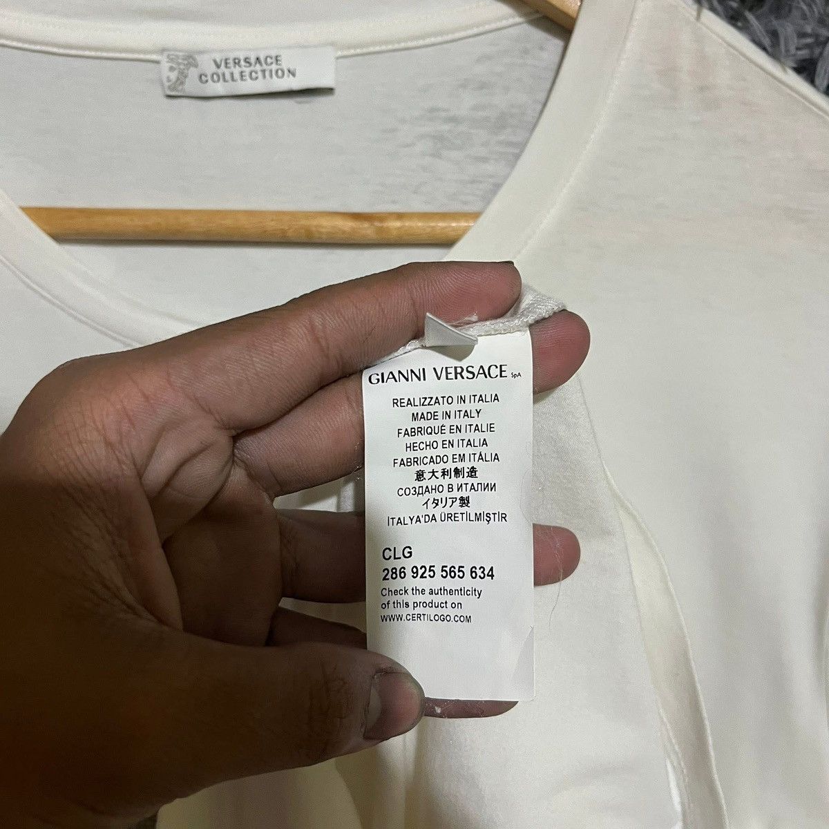 Versace Versace Half-Face Medusa Tee Size US XL / EU 56 / 4 - 4 Thumbnail