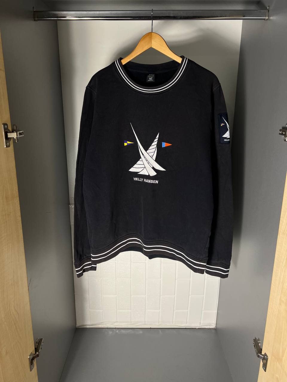 Helly Hansen VINTAGE HELLY HANSEN BIG LOGO RETRO SWEATSHIRT GORPCORE Y2K Size US XL / EU 56 / 4 - 1 Thumbnail