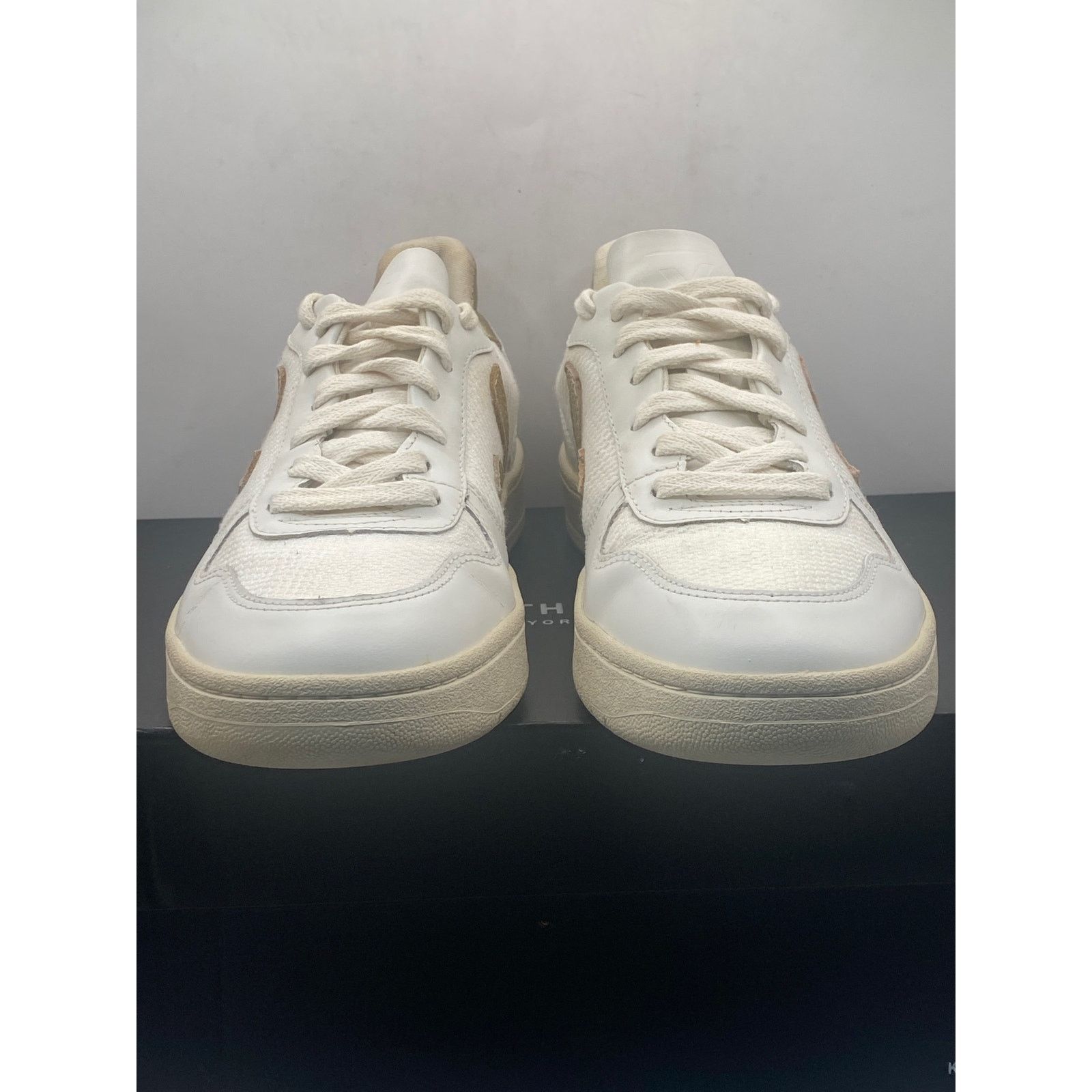 Veja VEJA V-10 Bicolor Metallic Low-Top Sneakers, Size 9 Size US 9 / IT 39 - 2 Thumbnail