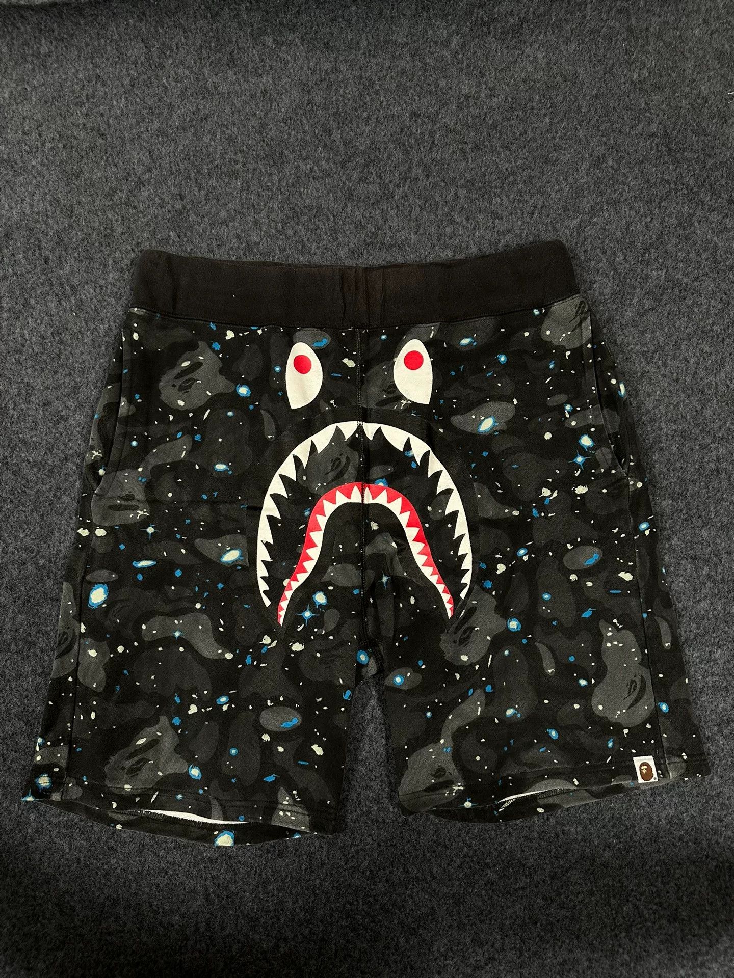 Bape Bape Multi Shark Shorts Designer Size US 38 / EU 54 - 1 Thumbnail