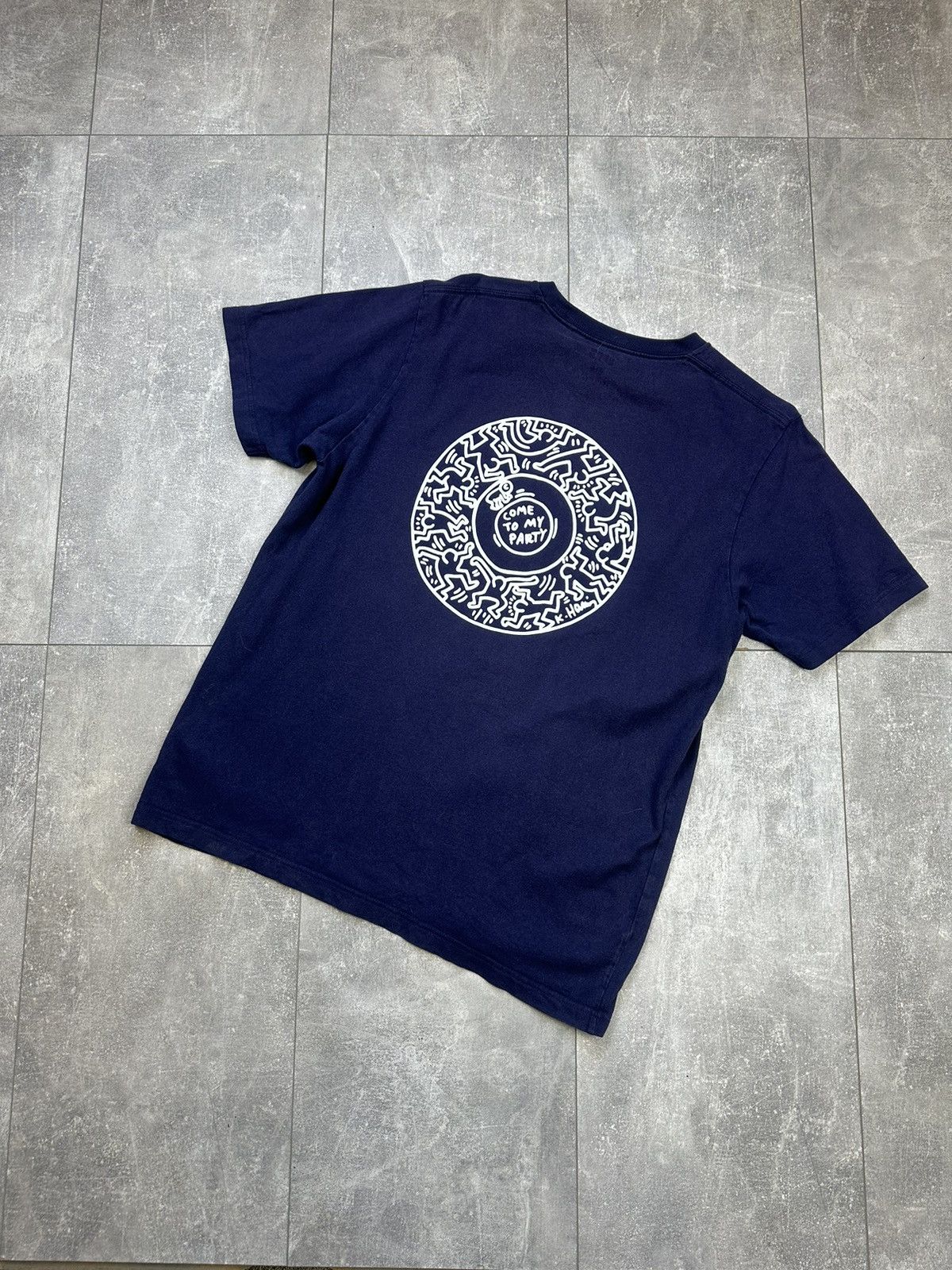 Other Uniqlo X Keith Haring Overprint Logo Tee Come To My Party Size US L / EU 52-54 / 3 - 2 Thumbnail