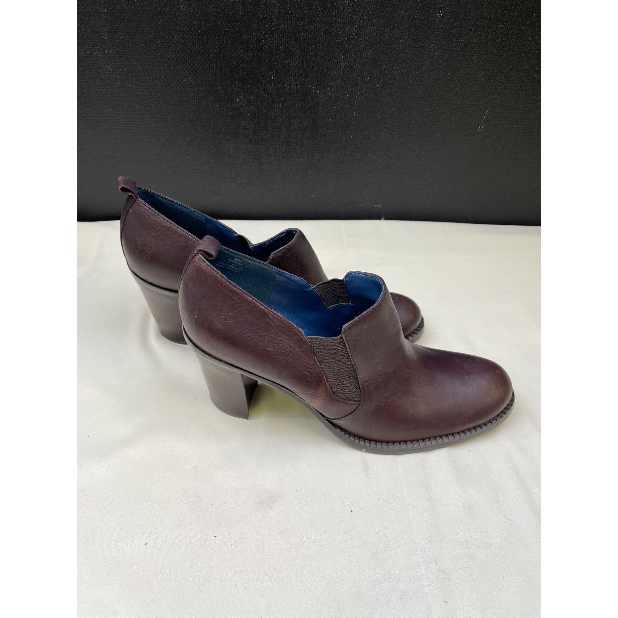 Tommy Hilfiger Tommy Hilfiger Women's Brown Leather Slip on Shoes/Heels 3.5 Size US 9.5 / IT 39.5 - 3 Thumbnail