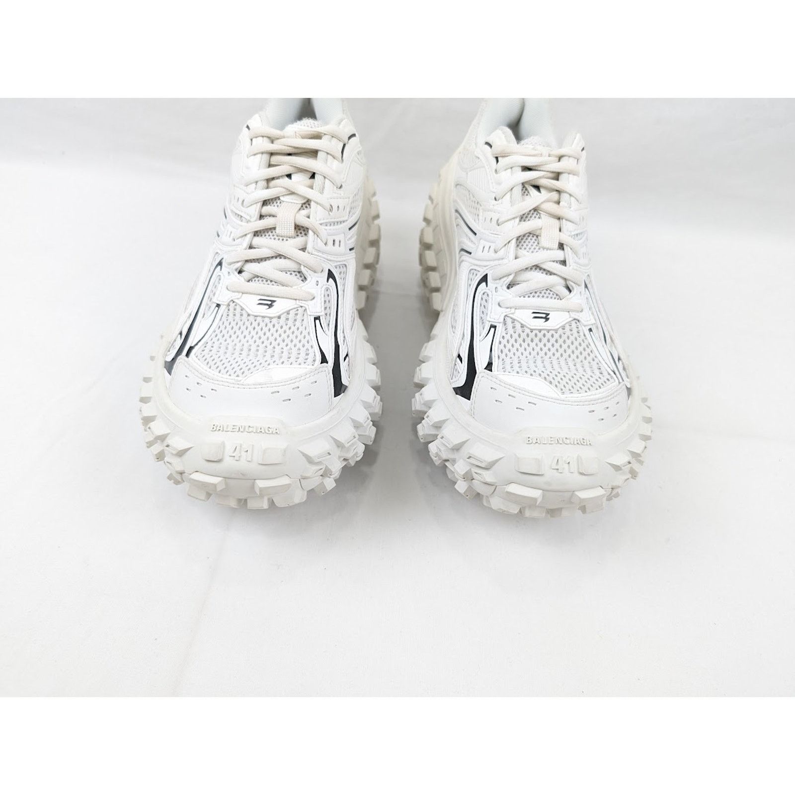 Balenciaga o1rshd1 Contrast Defender Bouncer in Eggshell/Black 46 Size US 13 / EU 46 - 14 Thumbnail