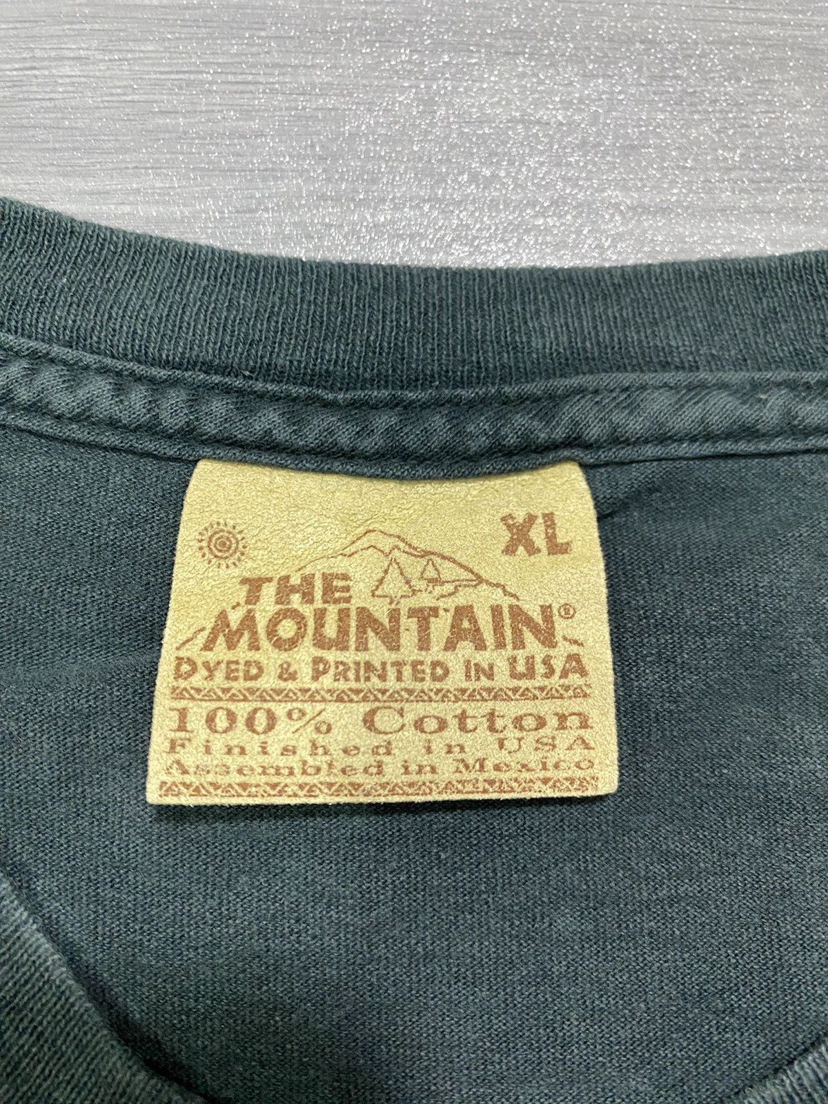 The Mountain 90’s Vintage Wolf T Shirt All Over Print Hype Supreme Style Size US XL / EU 56 / 4 - 9 Thumbnail