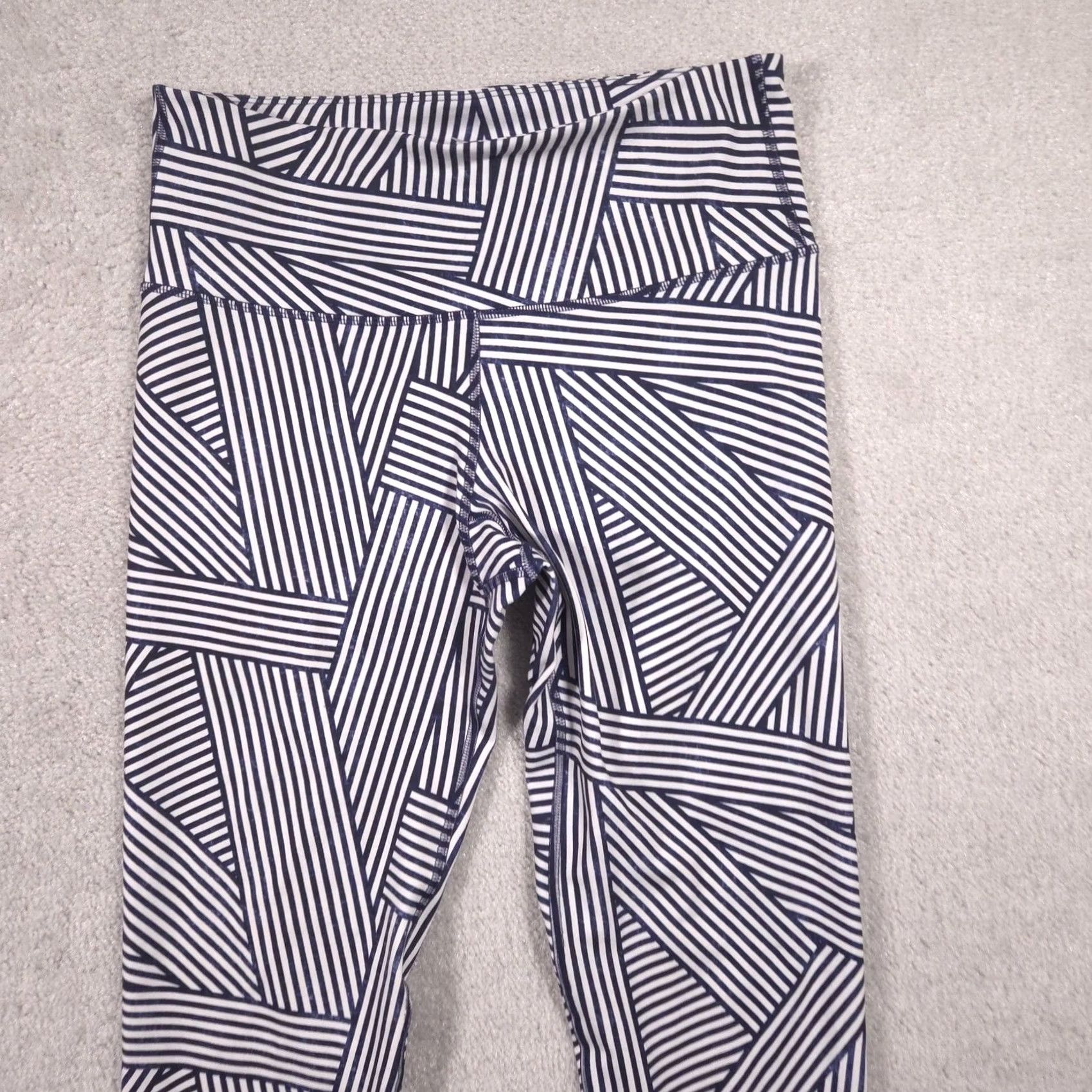 Old Navy Old Navy Go-Dry Leggings Womens Large Blue Stripe High Rise Ankle Athletic Yoga Size 36" / US 14 / IT 50 - 3 Thumbnail