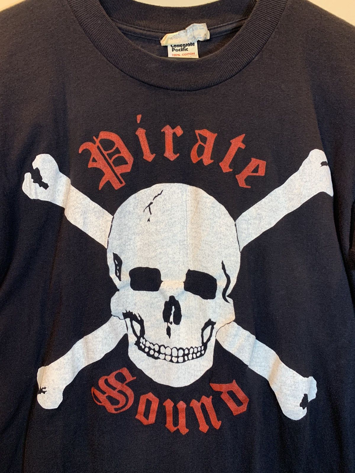Band Tees × Vintage *RARE* Vintage 1976 America Pirate Sounds Studio Art T-Shirt Size US M / EU 48-50 / 2 - 3 Thumbnail