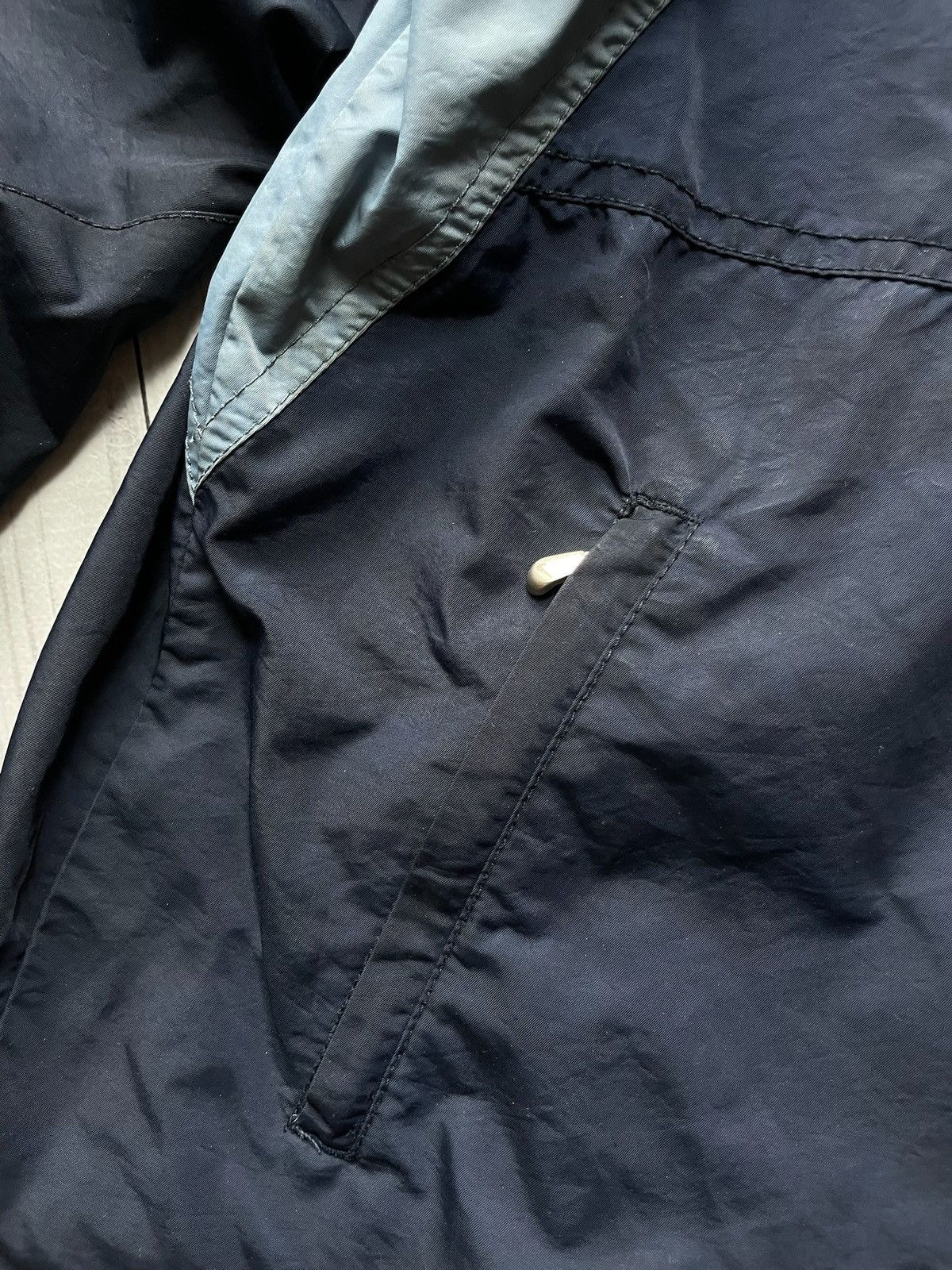 Nike × Vintage Vintage Nike jacket size L logo distressed Size US L / EU 52-54 / 3 - 6 Thumbnail