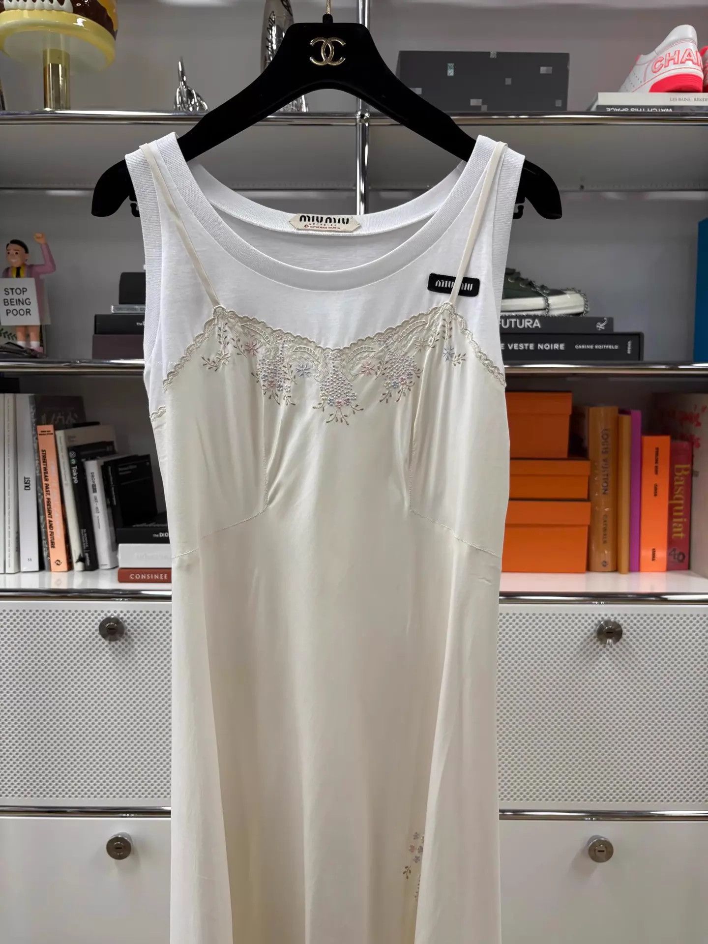 Miu Miu MIU MIU Bond St LE White & Beige Floral Embroidered Dress 36 Size XS / US 0-2 / IT 36-38 - 2 Thumbnail