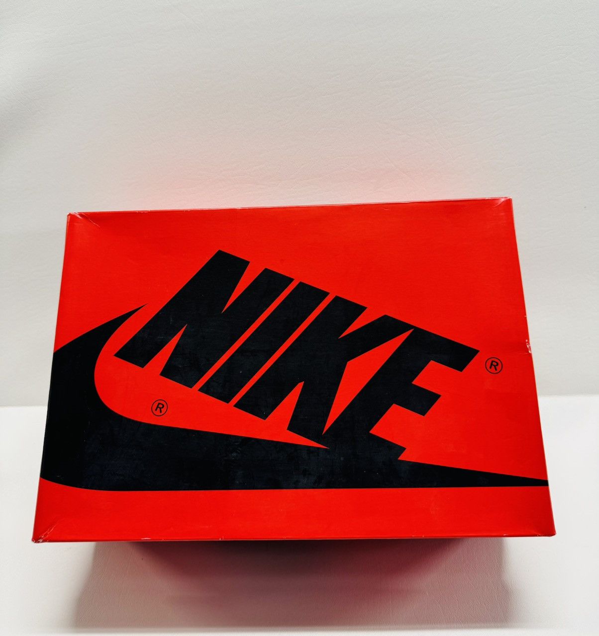 Jordan Brand Air Jordan 1 Retro Hi OG Varsity Red Size US 10.5 / IT 40.5 - 8 Thumbnail
