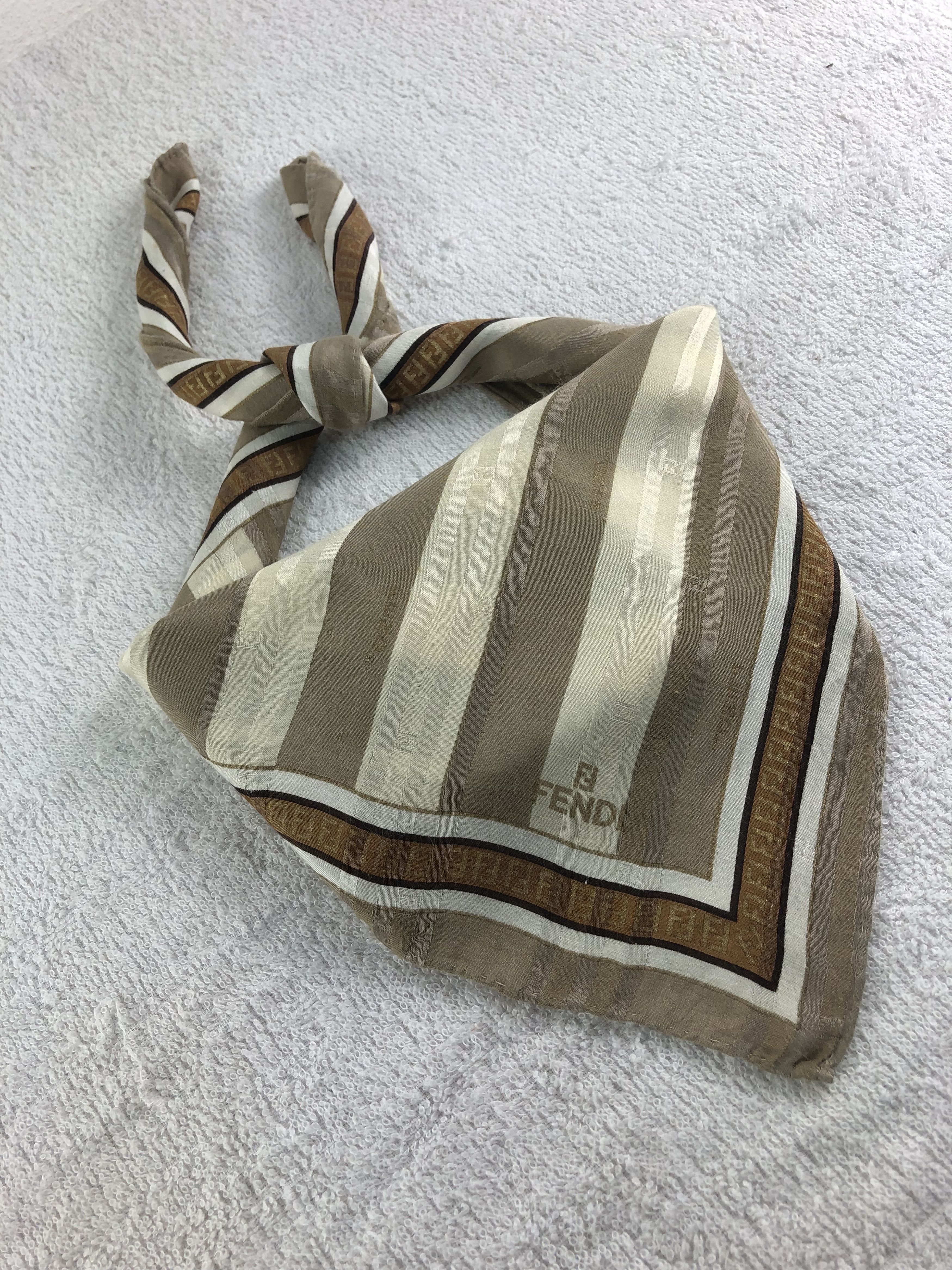 Vintage Fendi Handkerchief / Bandana / Neckerchief C224 Size ONE SIZE - 1 Thumbnail