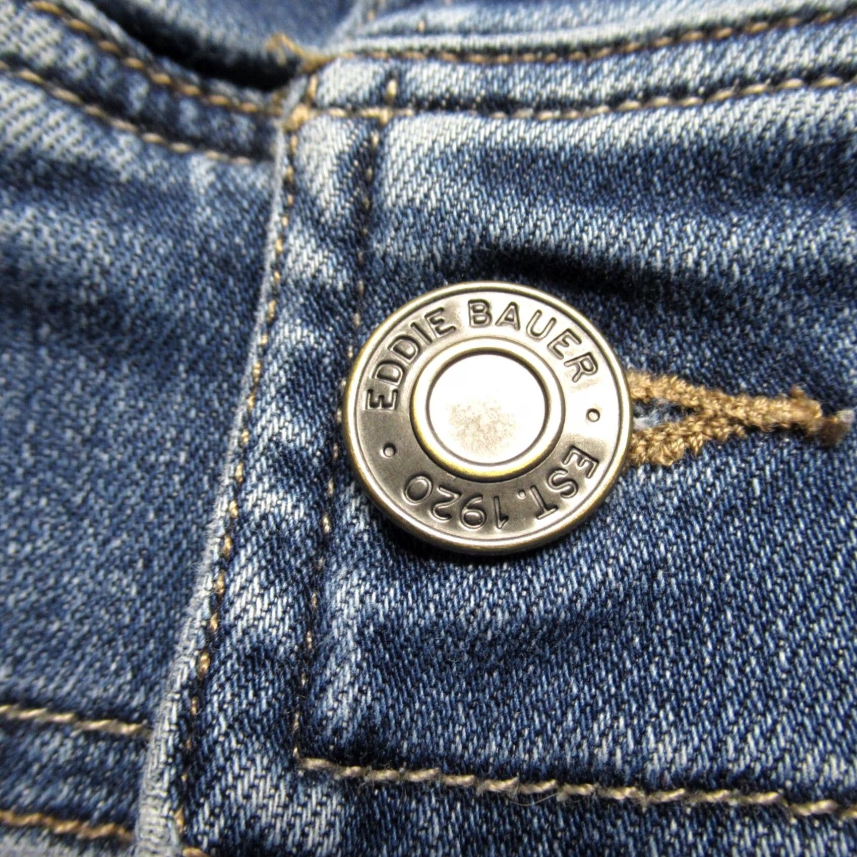 Eddie Bauer Eddie Bauer Denim Jacket Womens Small Blue Button Front Waist Tab Pockets Size S / US 4 / IT 40 - 6 Thumbnail