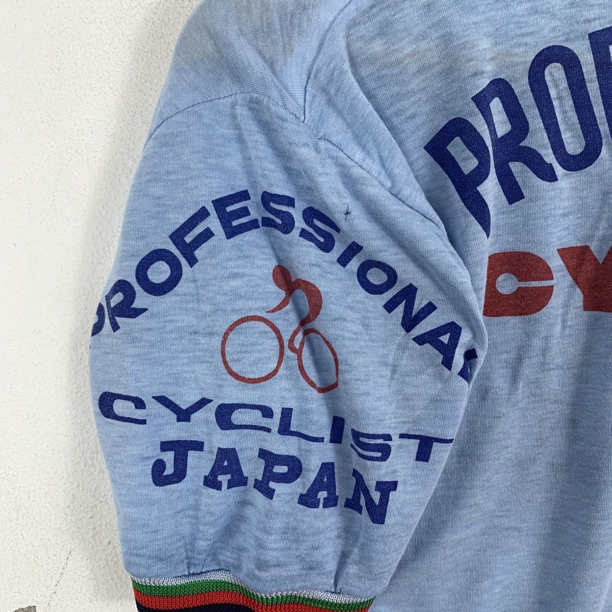 Japanese Brand Vintage PROFESSIONAL CYCLIST JAPAN Cycling Jersey Tshirt Size US S / EU 44-46 / 1 - 4 Thumbnail