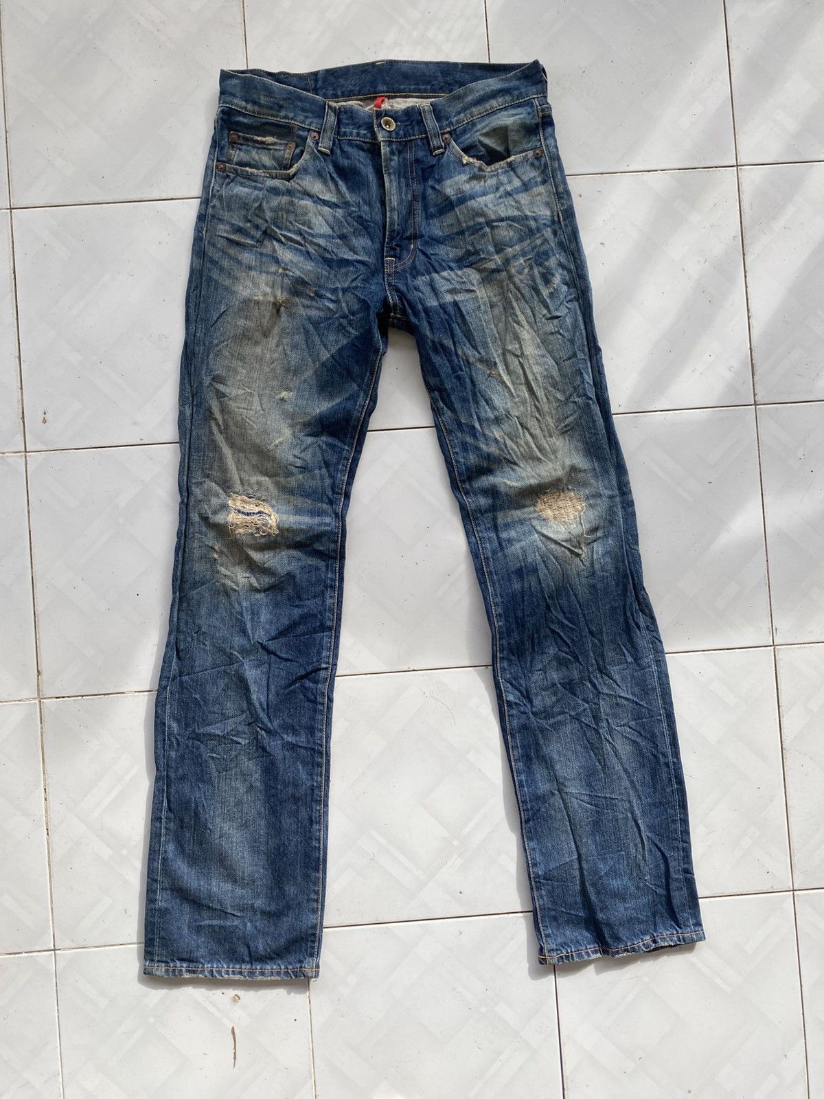UJ Regular Straight Fit Distressed Denim