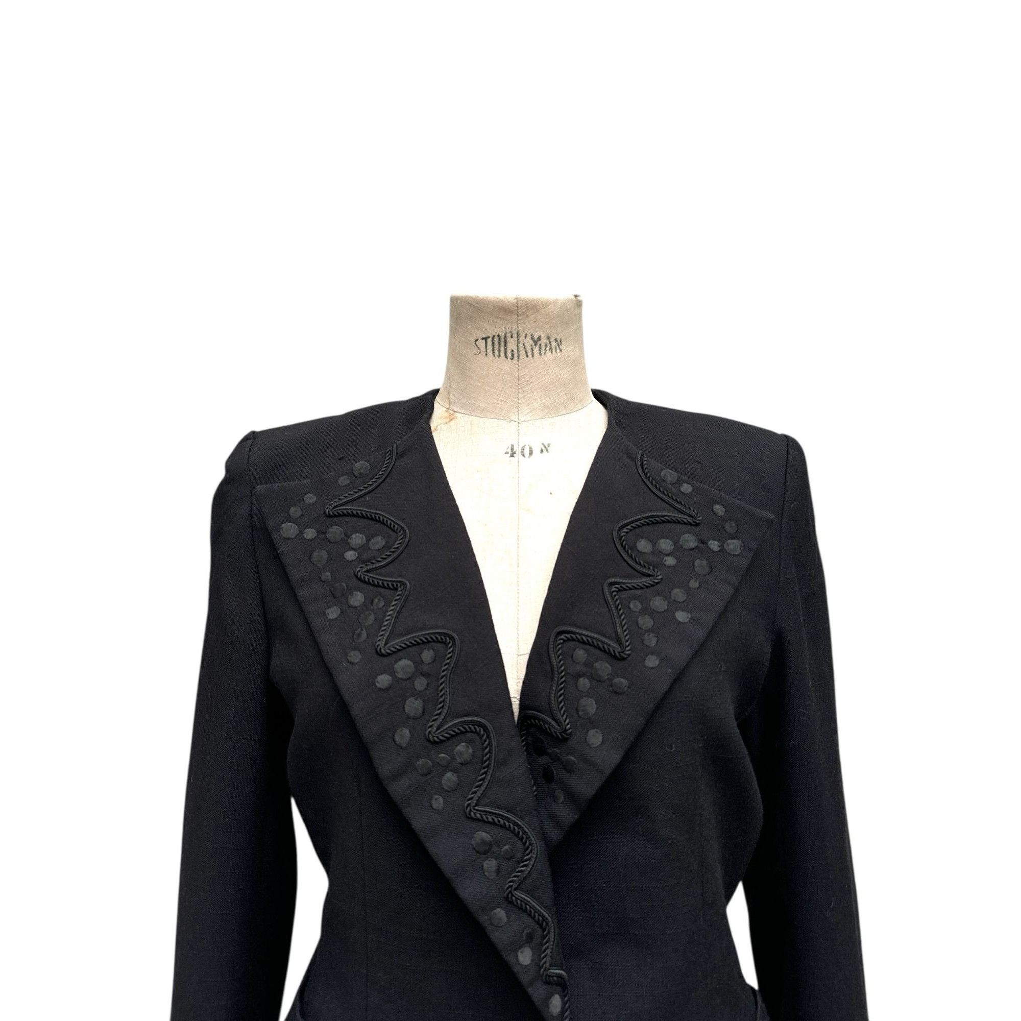 Yves Saint Laurent Vintage Black Wool Blazer with Embroidered Lapel Details Size M / US 6-8 / IT 42-44 - 2 Thumbnail