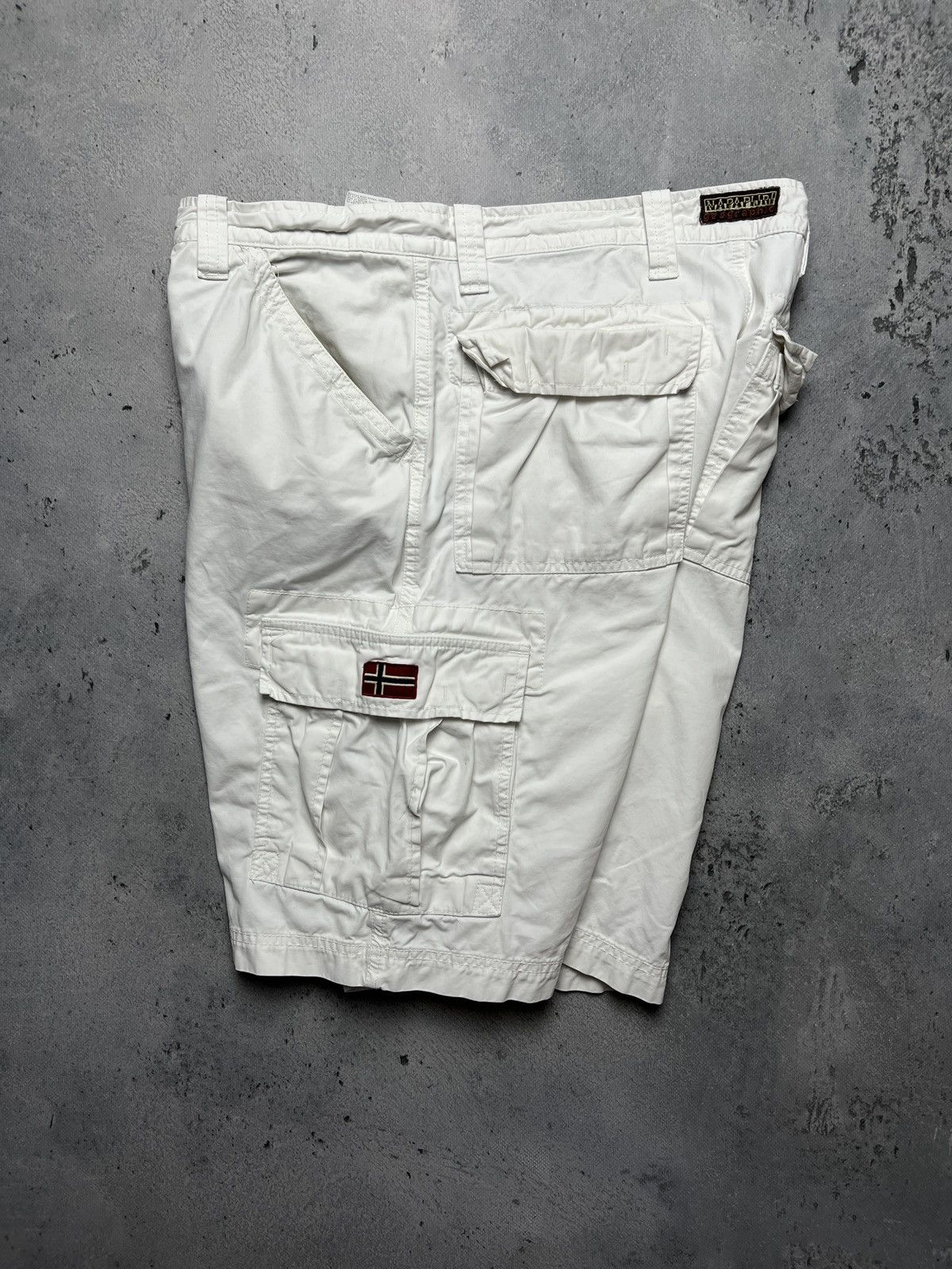 Napapijri Vintage Napapijri Cargo Shorts Distressed Y2K Rare 00s Size US 36 / EU 52 - 3 Thumbnail