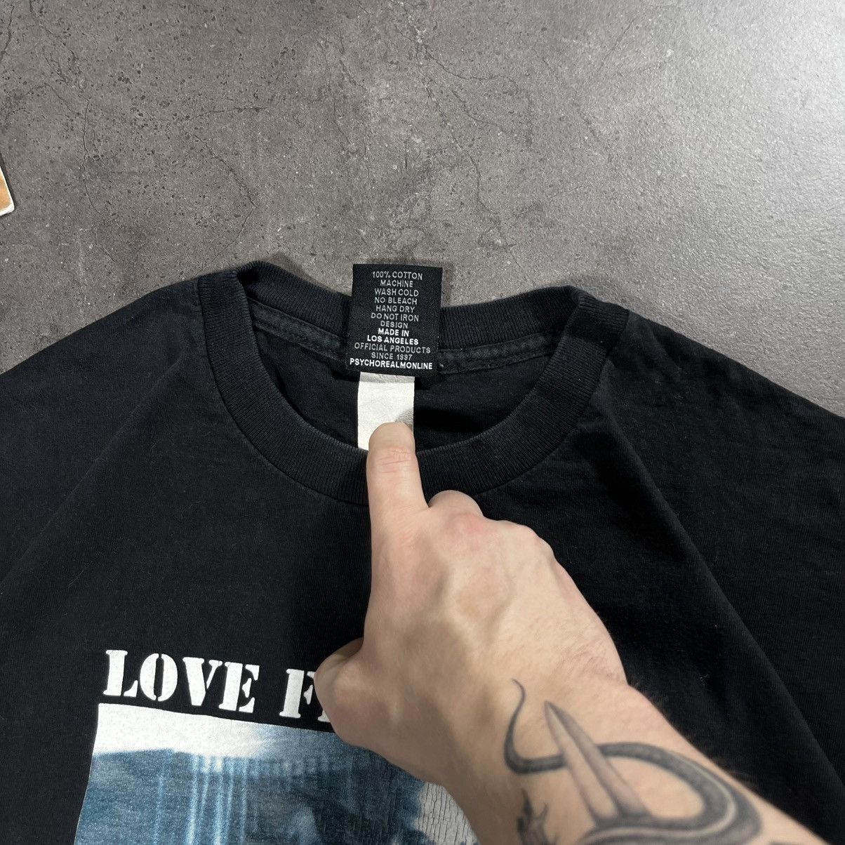 Band Tees Vintage 90s Psycho Realm Fuck Love Rock Metal Tshirt Tee Size US XL / EU 56 / 4 - 9 Thumbnail