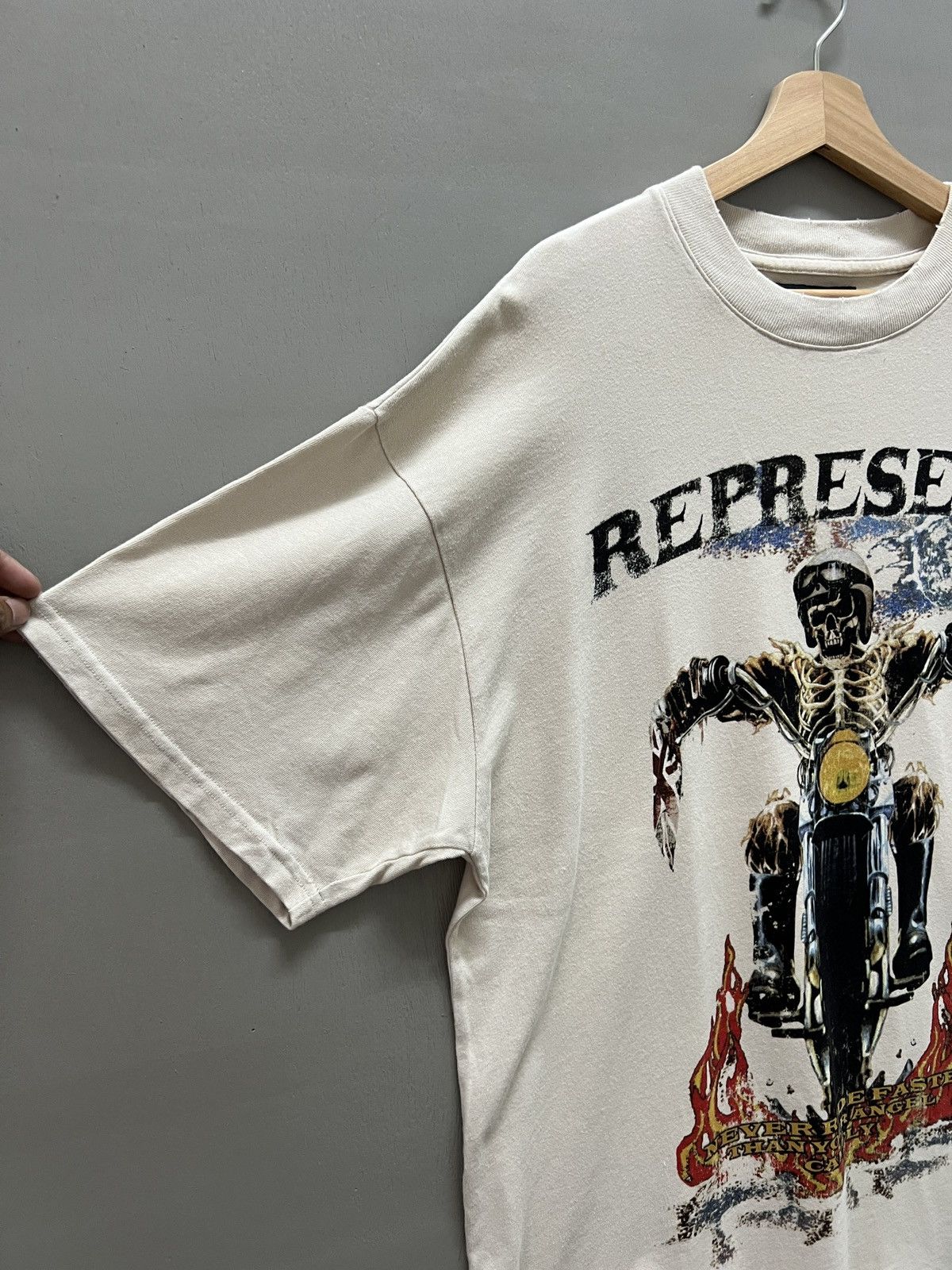 Represent Clo. 💥 Represent Vintage Skeleton Biker Tee L – Flame Graphic Size US L / EU 52-54 / 3 - 2 Thumbnail