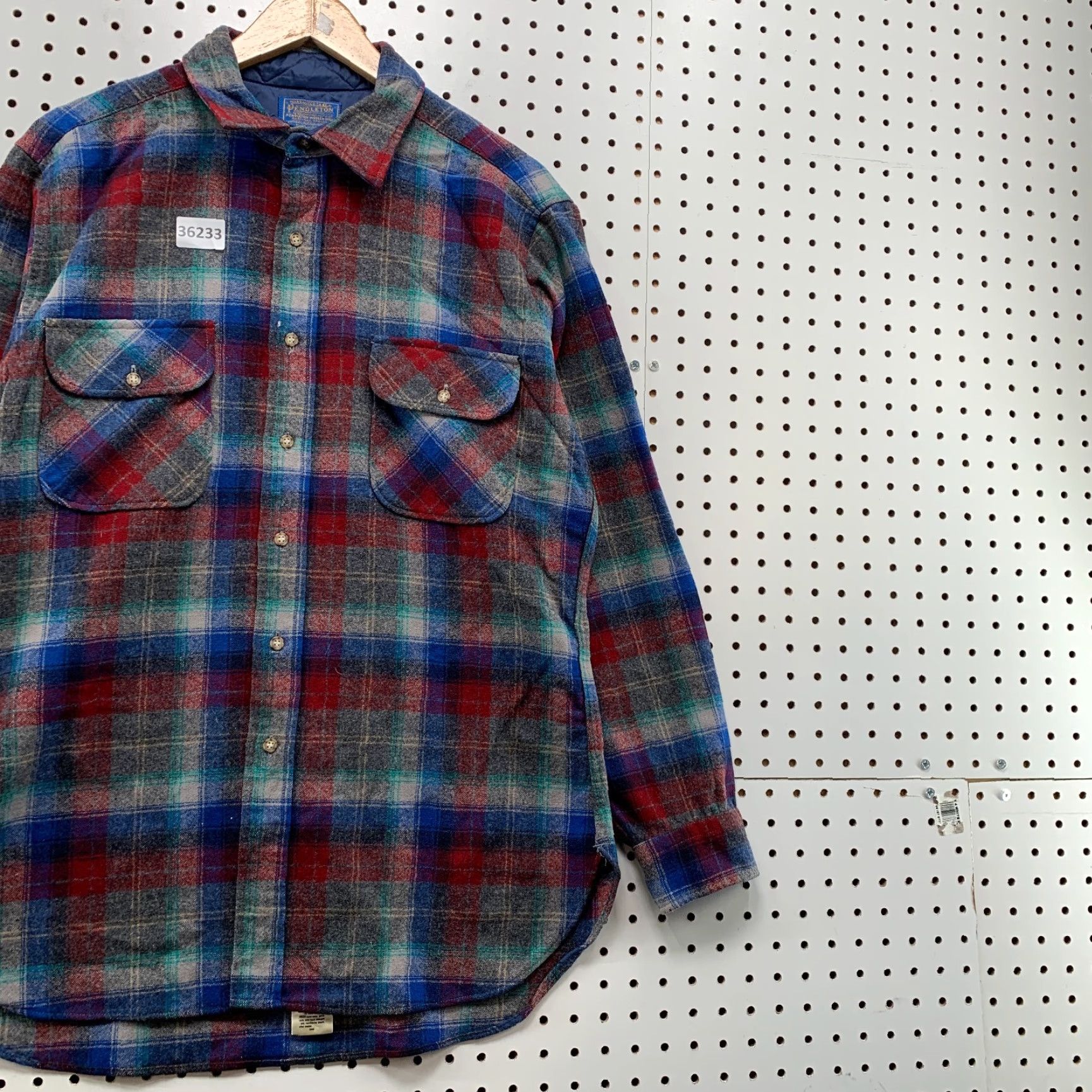 Pendleton VINTAGE Pendleton Button-Up Shirt Mens Large Plaid Blue Red Flannel Made USA 70s 80s Outdoor Pockets Mens Size US L / EU 52-54 / 3 - 4 Thumbnail