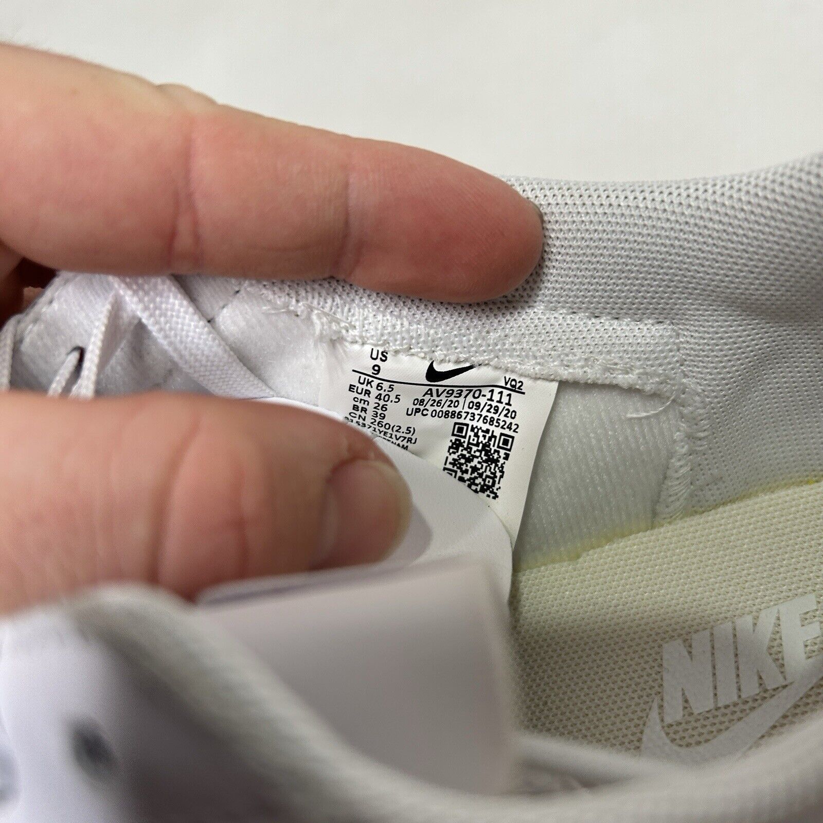 Nike Nike Shoes Blazer Low LE WMNS “Triple White” 2024 Size US 9 / IT 39 - 5 Thumbnail