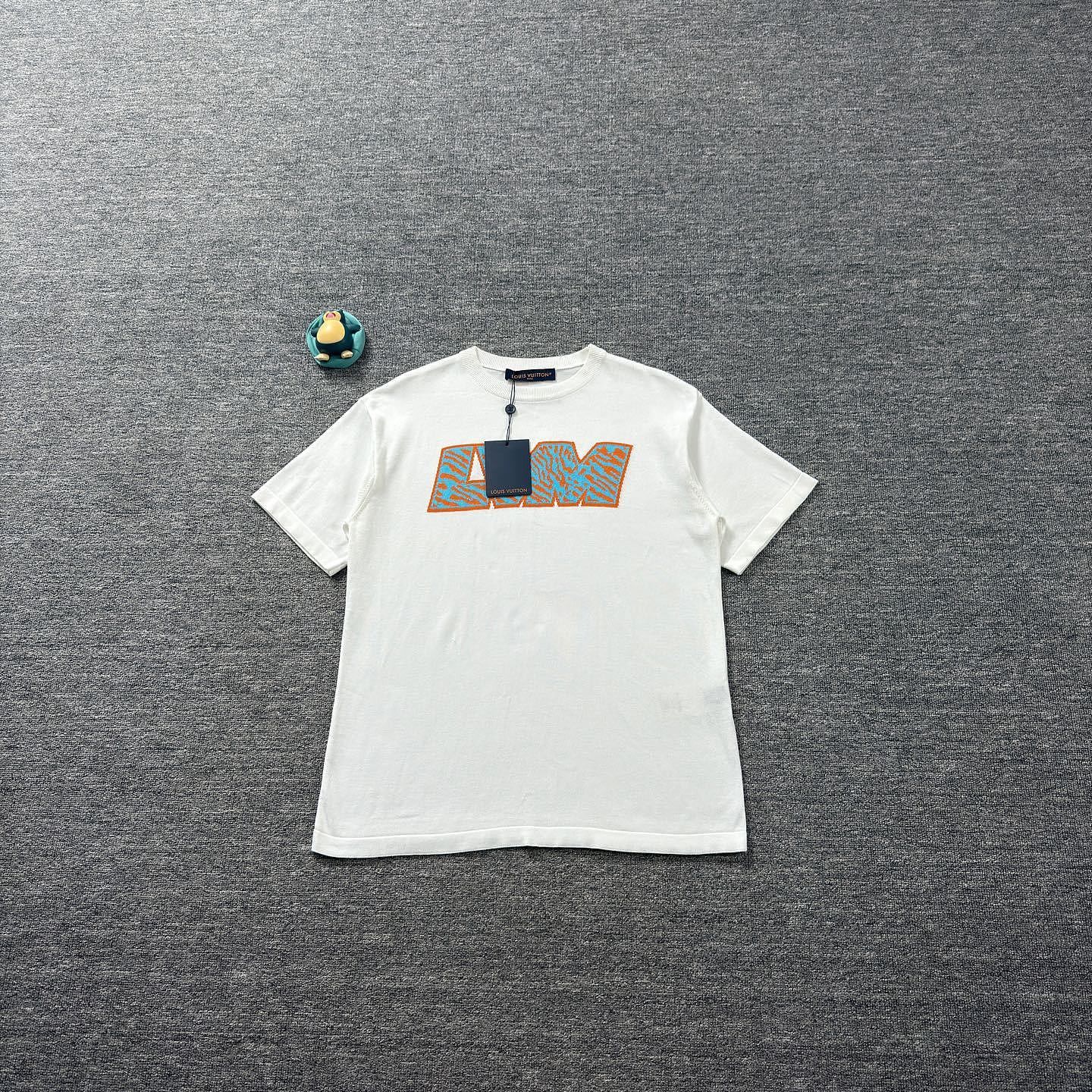Louis Vuitton Louis Vuitton Logo Letter T-Shirt Size S Size US S / EU 44-46 / 1 - 1 Thumbnail
