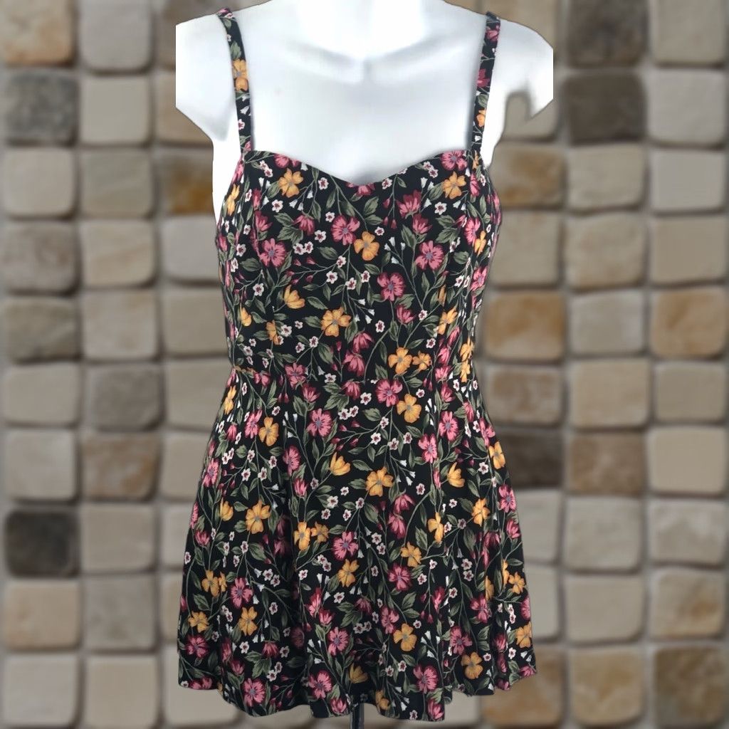 Old Navy Old Navy Camisole Tank XS Blk Floral Strappy Smocked Flowy Cottage Top Size XS / US 0-2 / IT 36-38 - 1 Thumbnail
