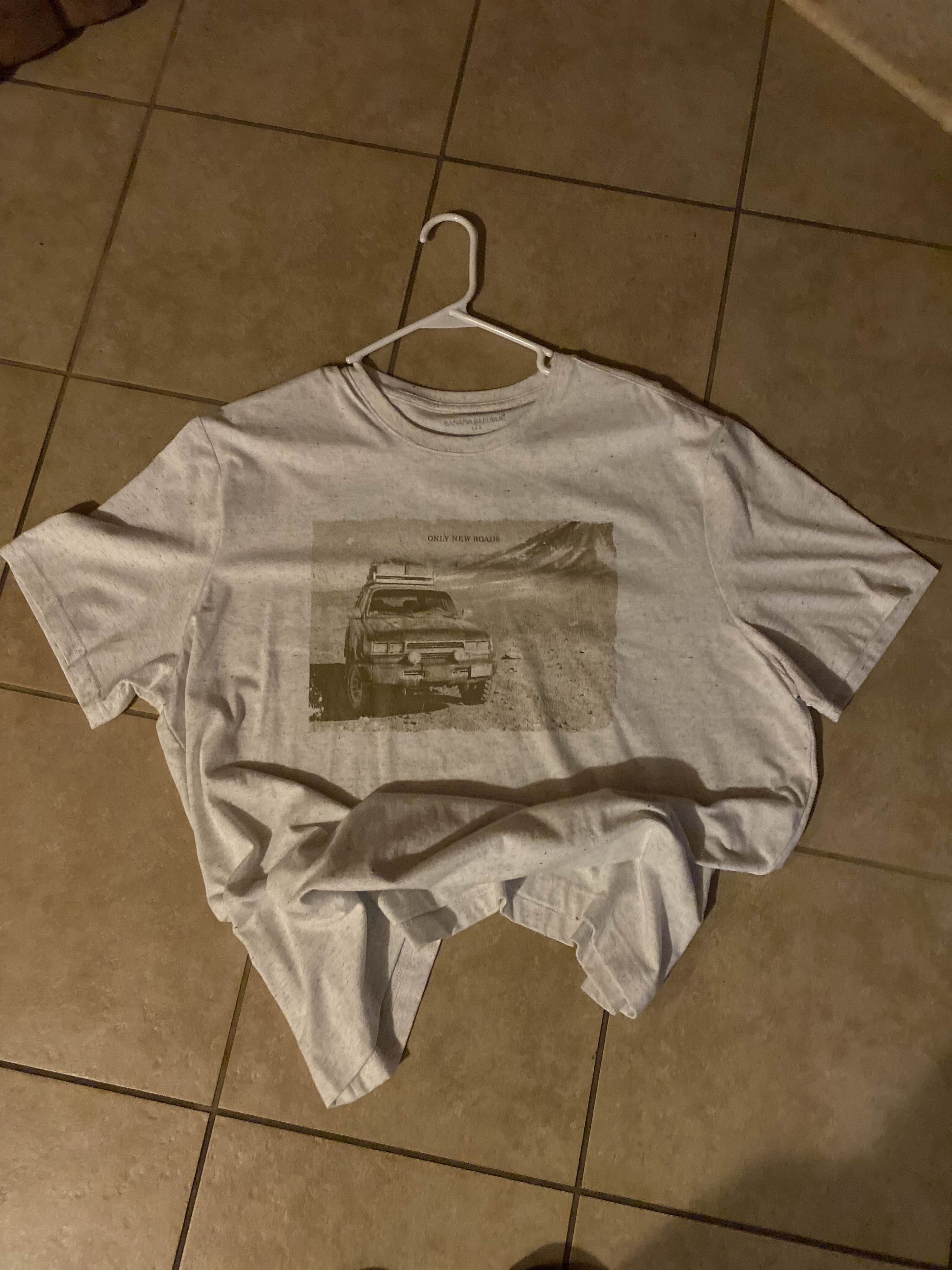 Banana Republic × Vintage Banana Republic "Only New Roads" T-Shirt Size US XL / EU 56 / 4 - 1 Thumbnail