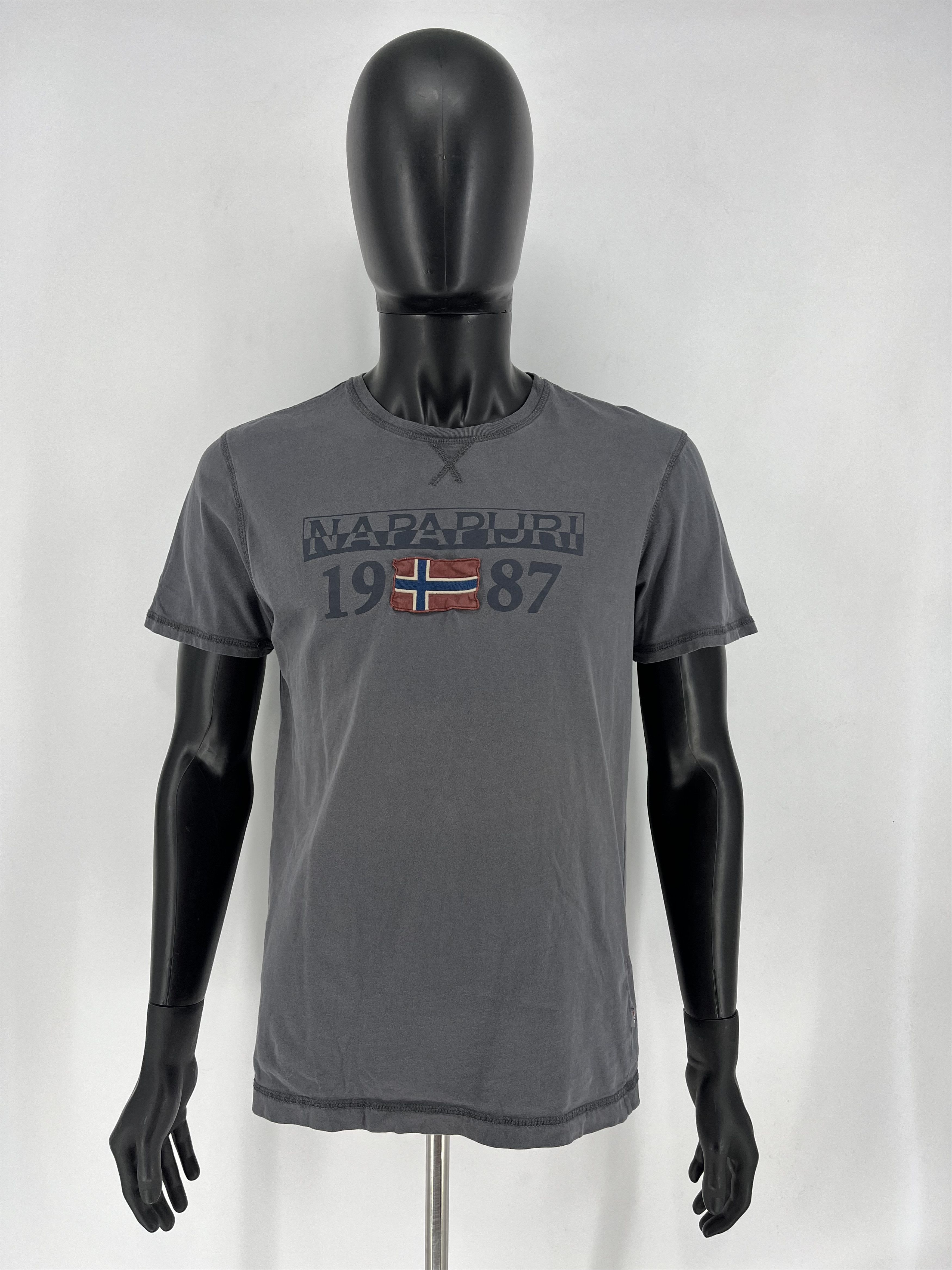 Napapijri × Vintage Vintage Napapijri Geographic Designer Fashion Style Shirt Size US L / EU 52-54 / 3 - 2 Thumbnail