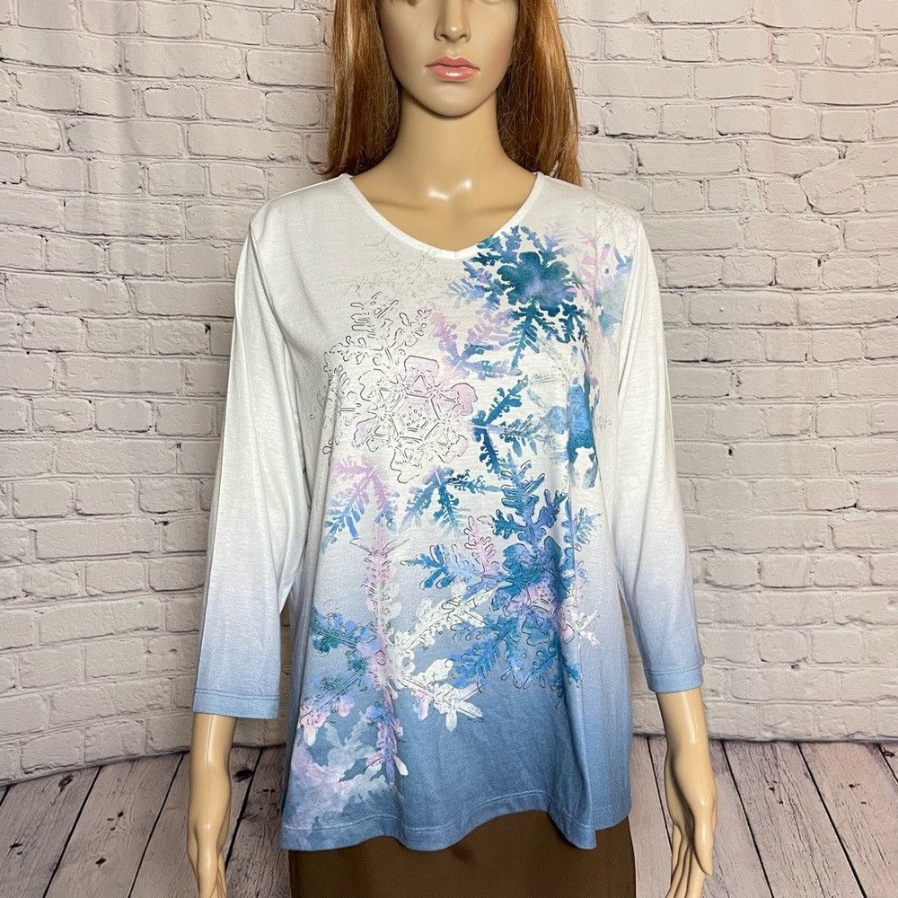 Chicos Chico's Weekends Frozen Winter Soft V-Neck Top Size 2 US L Size L / US 10 / IT 46 - 1 Thumbnail