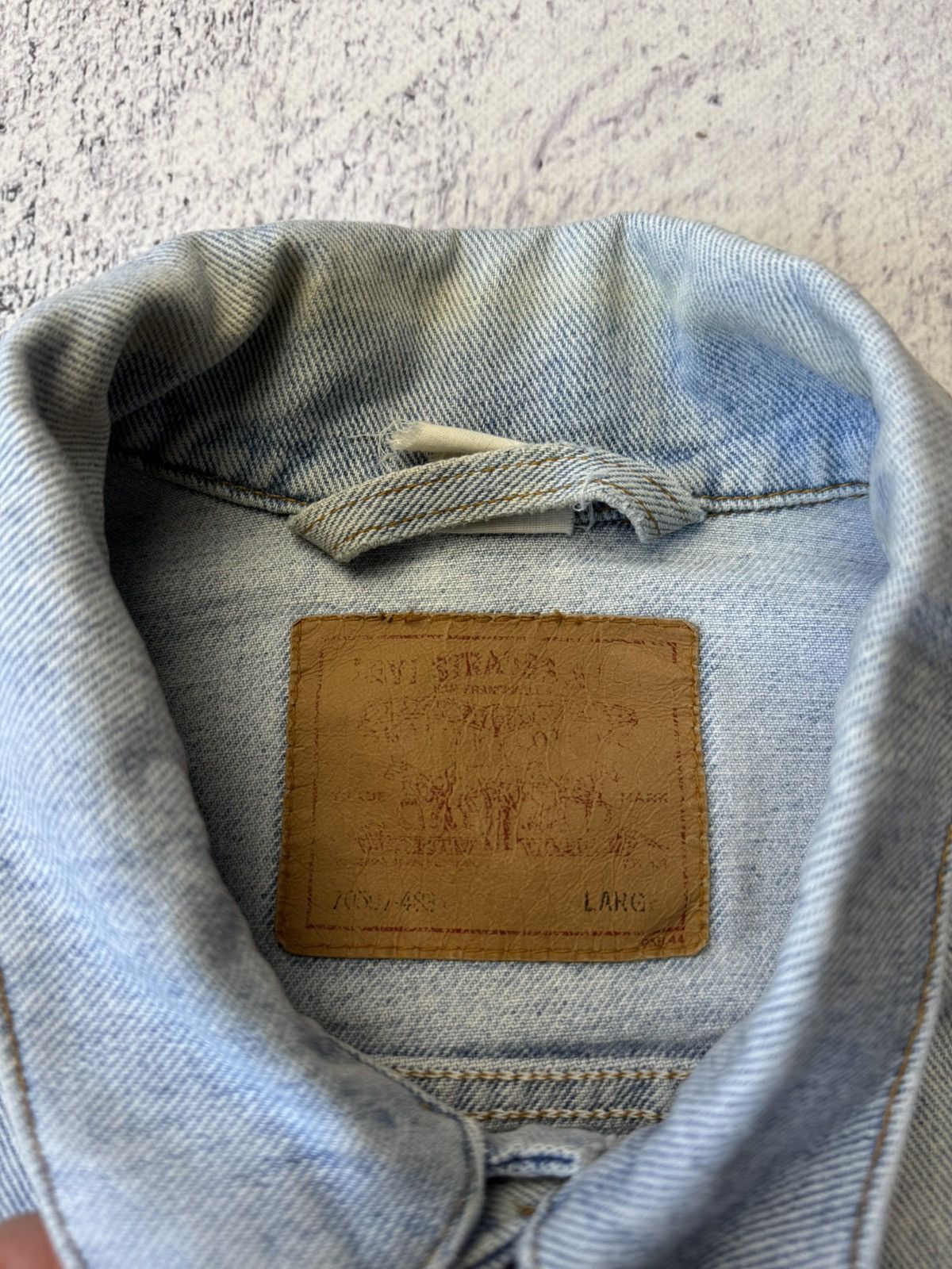 Levi's Vintage Levis Distressed Denim Jacket Made In USA Rare Y2K Size US L / EU 52-54 / 3 - 12 Thumbnail