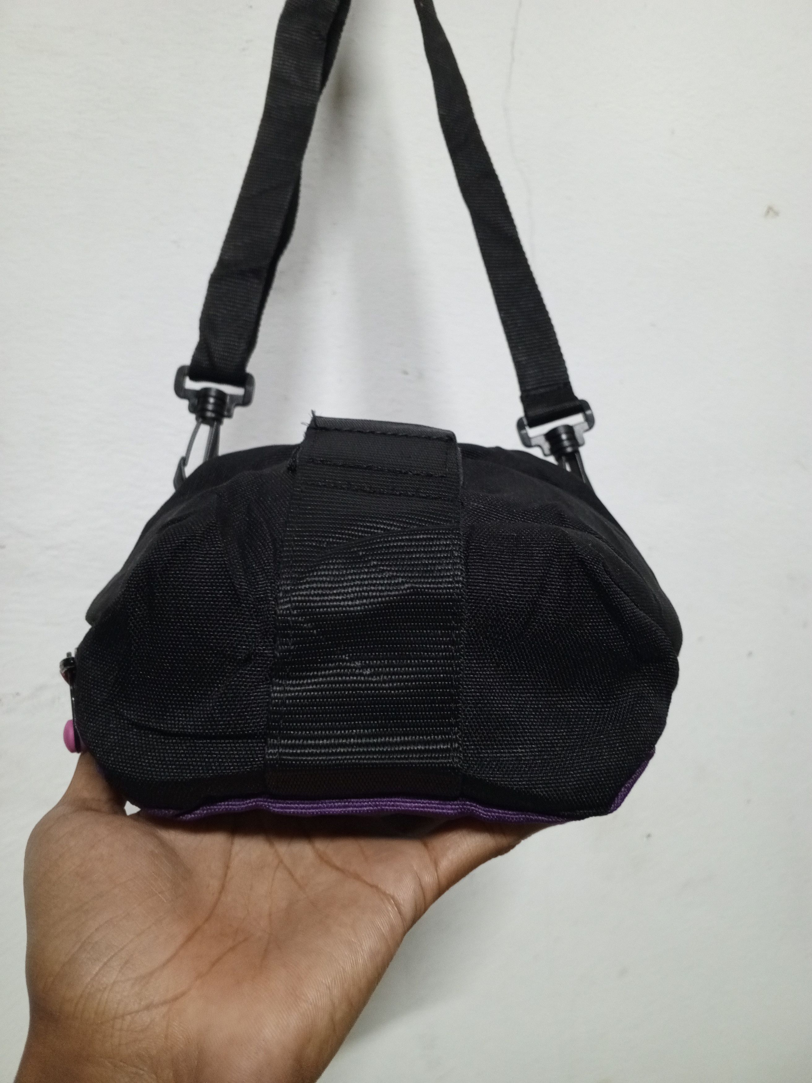 Crumpler 💥BINDING OFFER💥CRUMPLER SLIMBAG 🟣 Size ONE SIZE - 11 Thumbnail