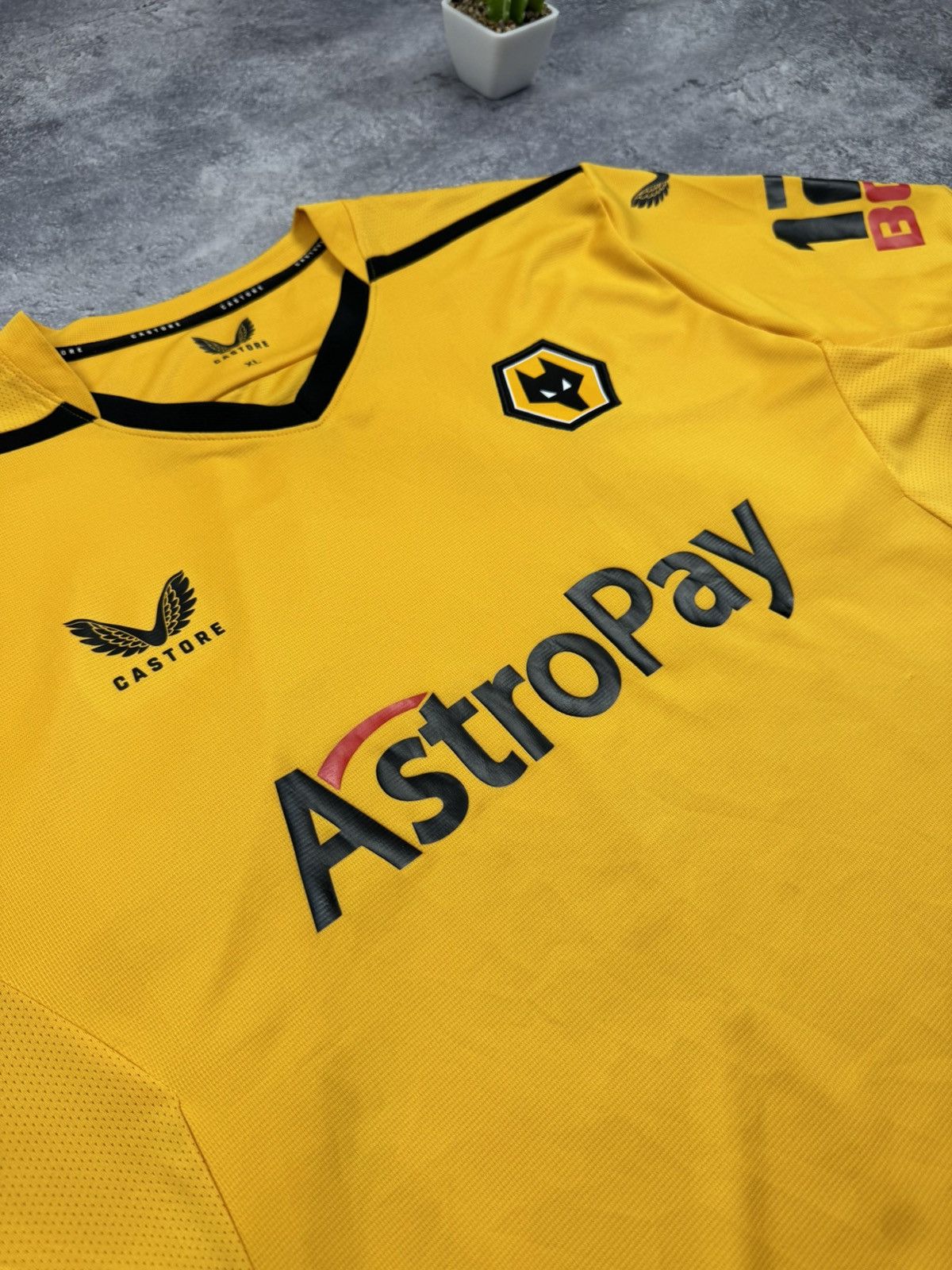 Castore Wolverhampton Wolves Castore Home Shirt 2022/23 Size XL Size US XL / EU 56 / 4 - 5 Thumbnail