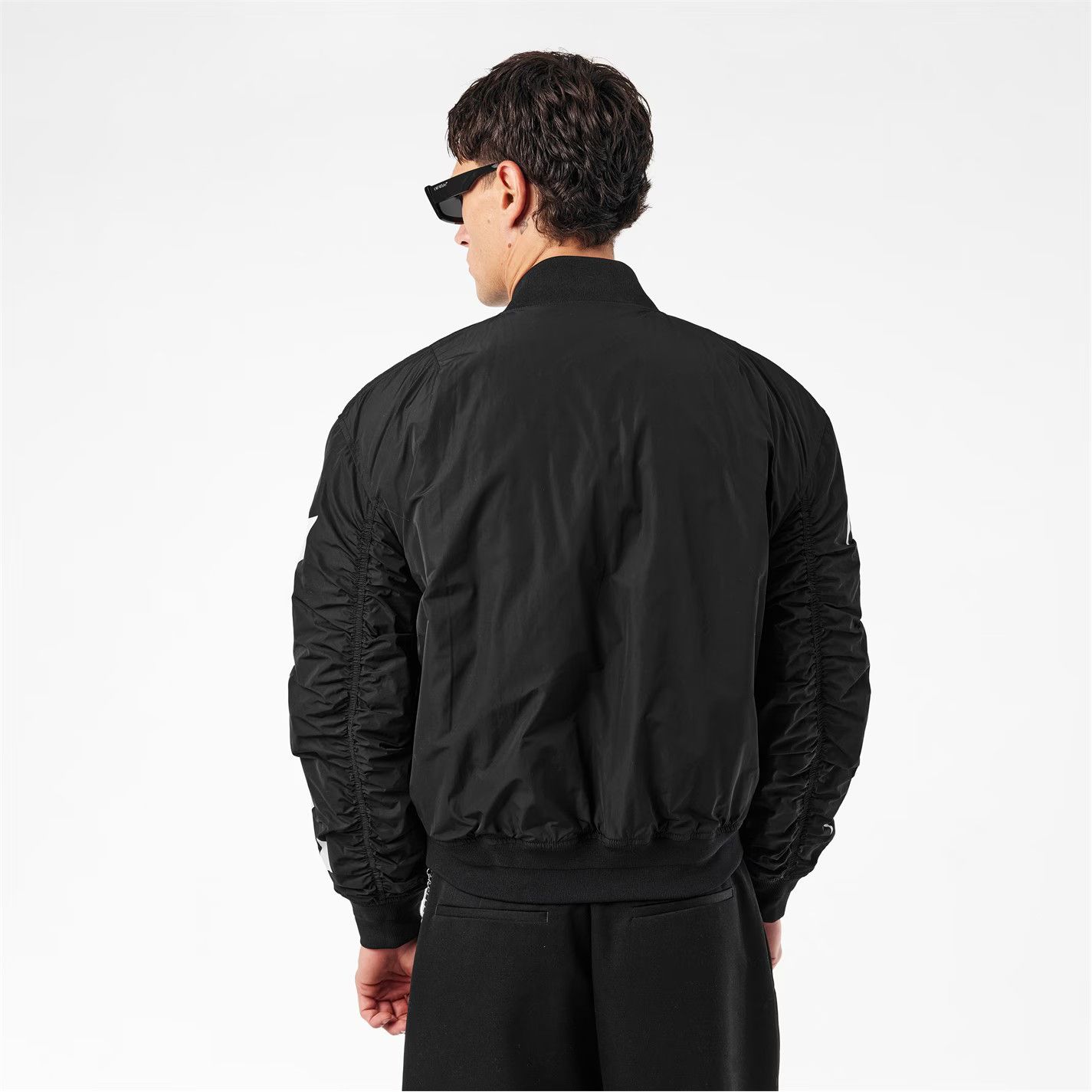 Off-White o1g2r1mq0326 Ribbed Athletic Bomber Jacket in Black/White Size US S / EU 44-46 / 1 - 3 Thumbnail