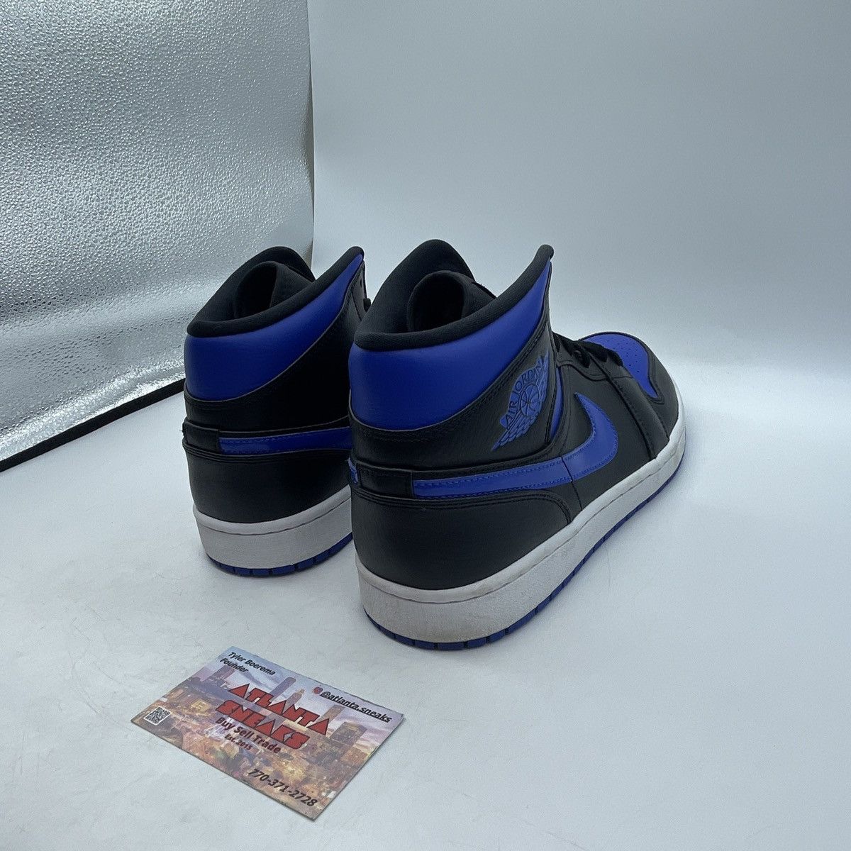 Jordan Brand Air Jordan 1 mid black hyper royal Size US 11 / EU 44 - 5 Thumbnail