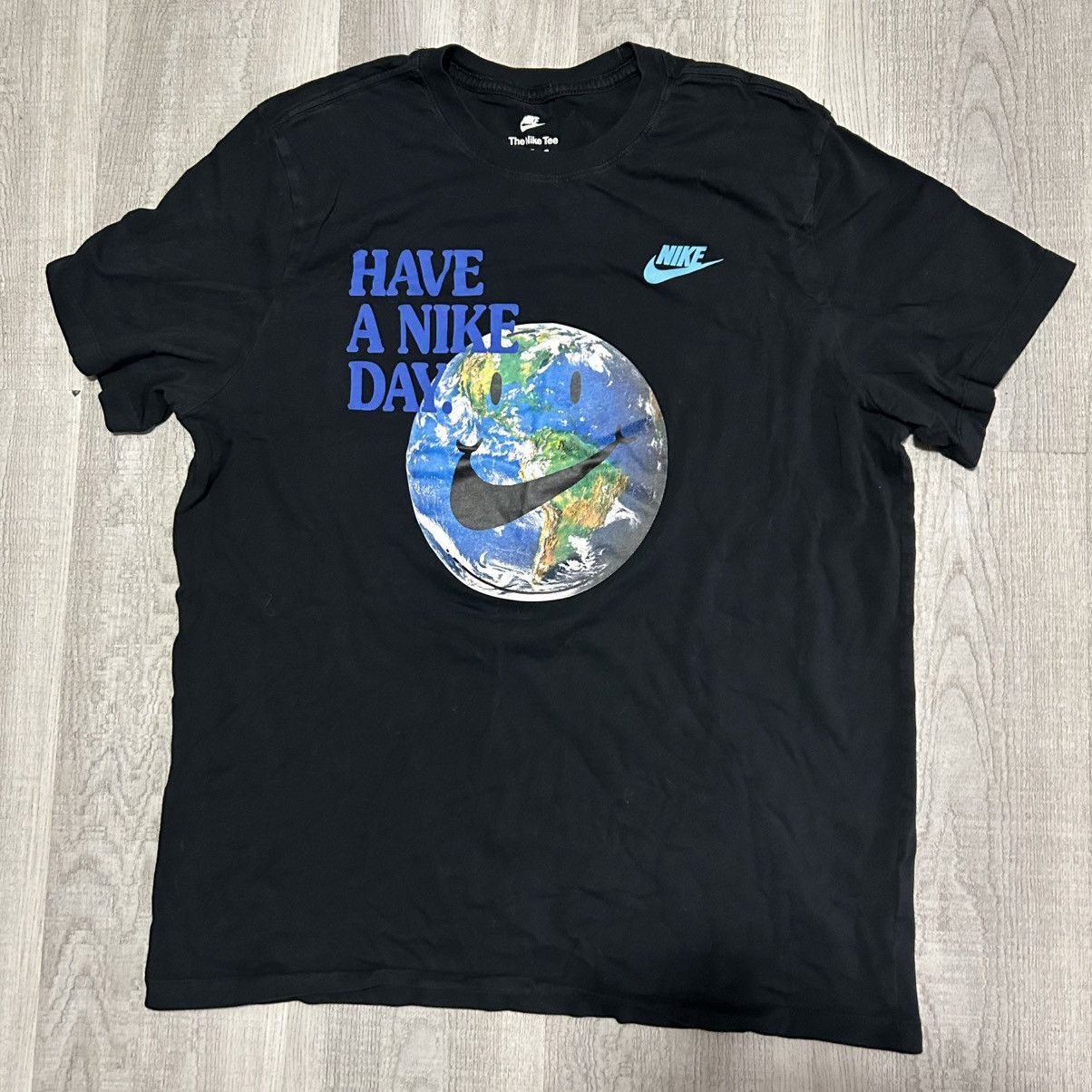 Nike Black Nike EARTH DAY 🌎 Cotton Tee Size US XL / EU 56 / 4 - 1 Thumbnail