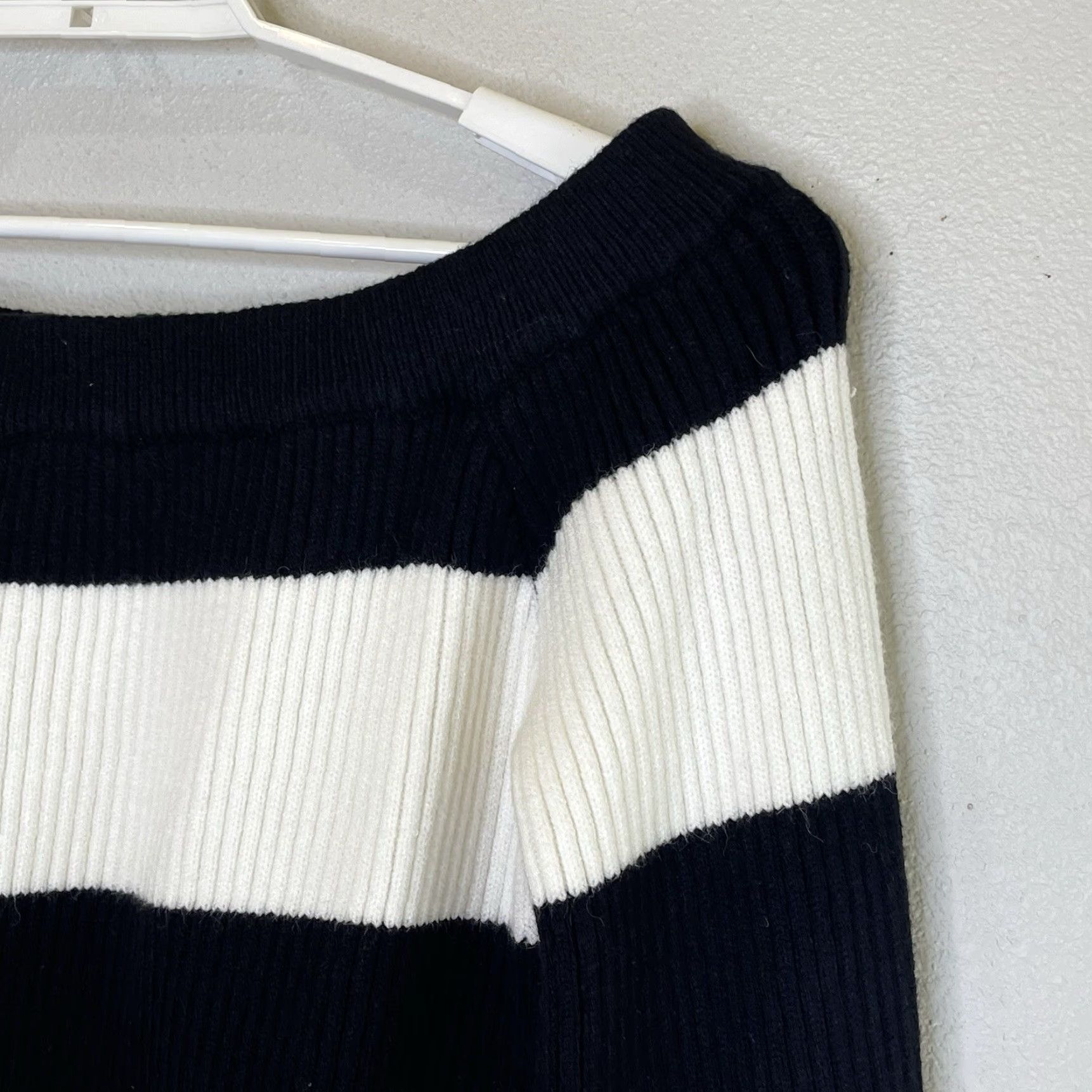 Bell Le Lis Classic Stripe Off the Shoulder Sweater Womens Large Long Bell Sleeve Multicolor Size L / US 10 / IT 46 - 2 Thumbnail