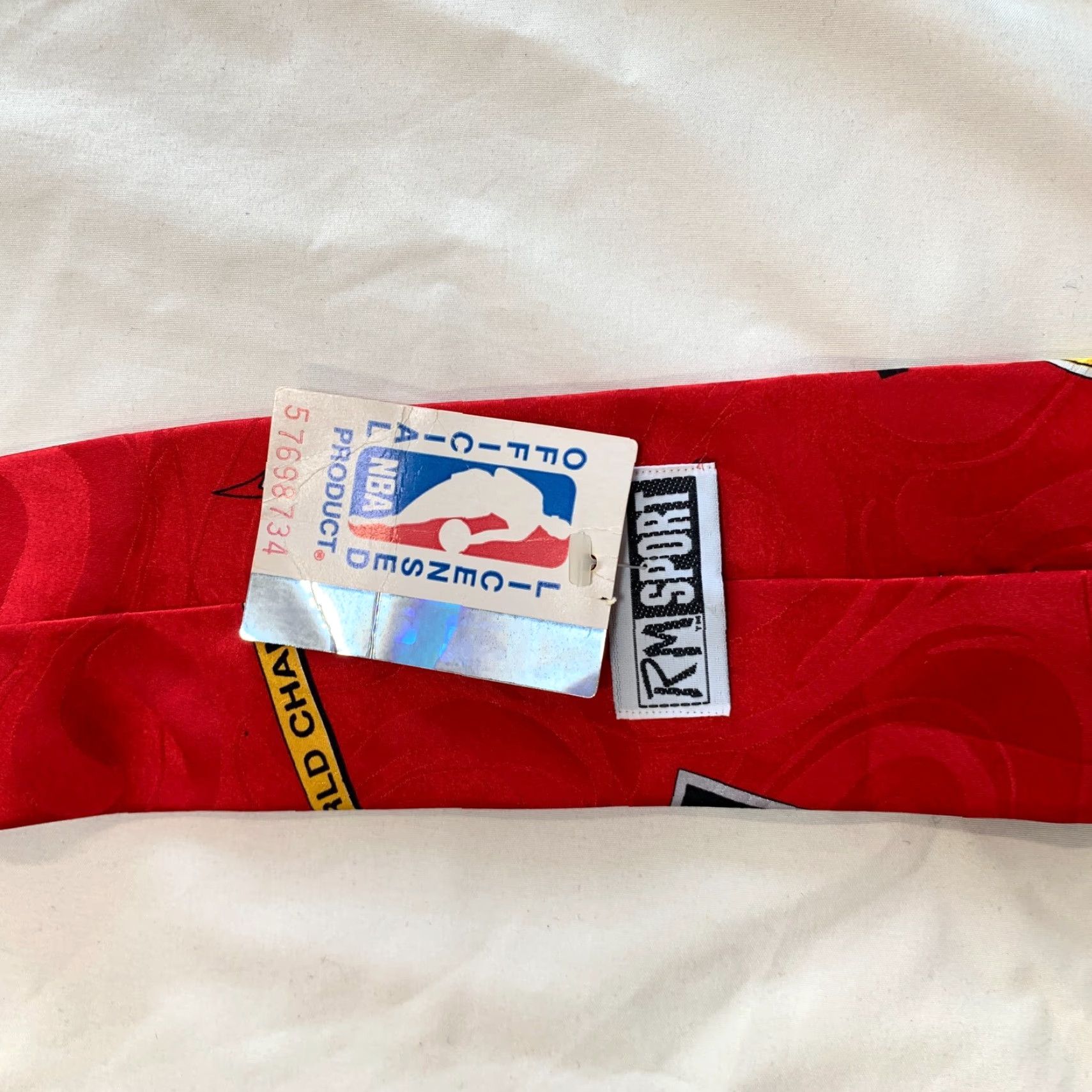 Vintage VINTAGE Chicago Bulls Tie Red 100% Silk Mens Made In USA NWT 3 Peat 90s RM Sport Silk Tie Size ONE SIZE - 7 Thumbnail