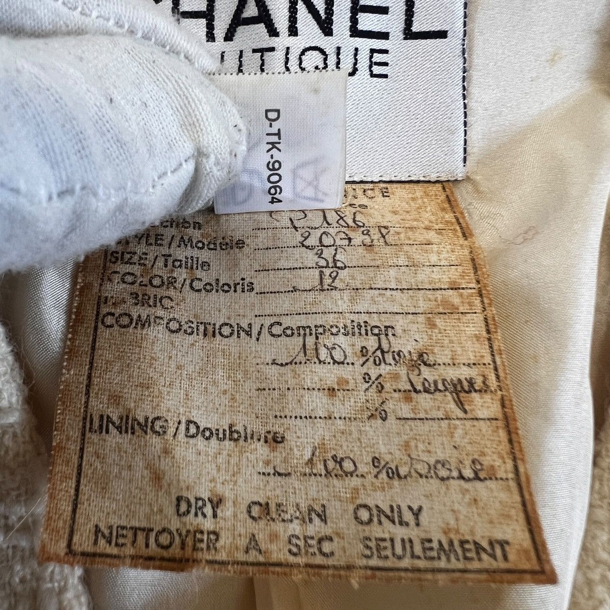 Chanel CHANEL 1986 White Tweed Jacket & Skirt Set-Up 36 Size XS / US 0-2 / IT 36-38 - 8 Thumbnail