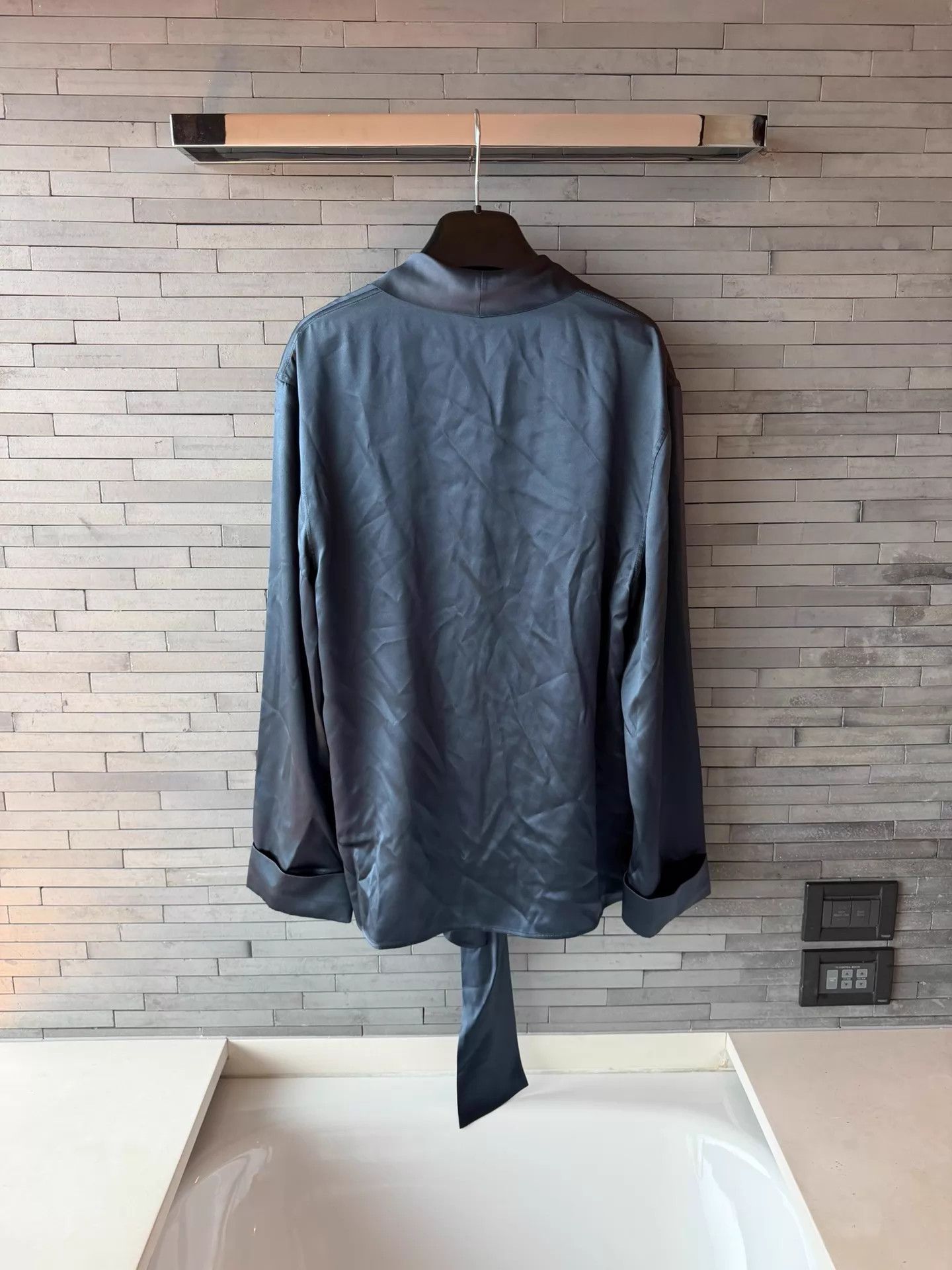 Saint Laurent Paris SLP 23FW Silk Satin Navy Scarf Shirt 39 Runway Size US M / EU 48-50 / 2 - 2 Thumbnail
