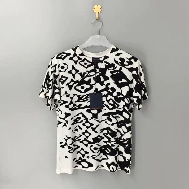 Louis Vuitton Louis Vuitton White Cotton Graphic T-Shirt 0089 Size US S / EU 44-46 / 1 - 1 Thumbnail
